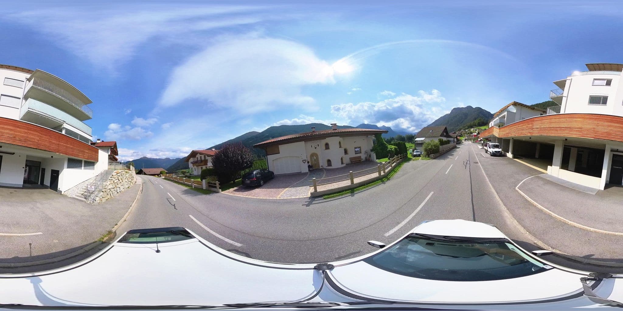 Street view near Tiroler Hof, Trins — © osmplus_org (CC BY-SA · Mapillary)