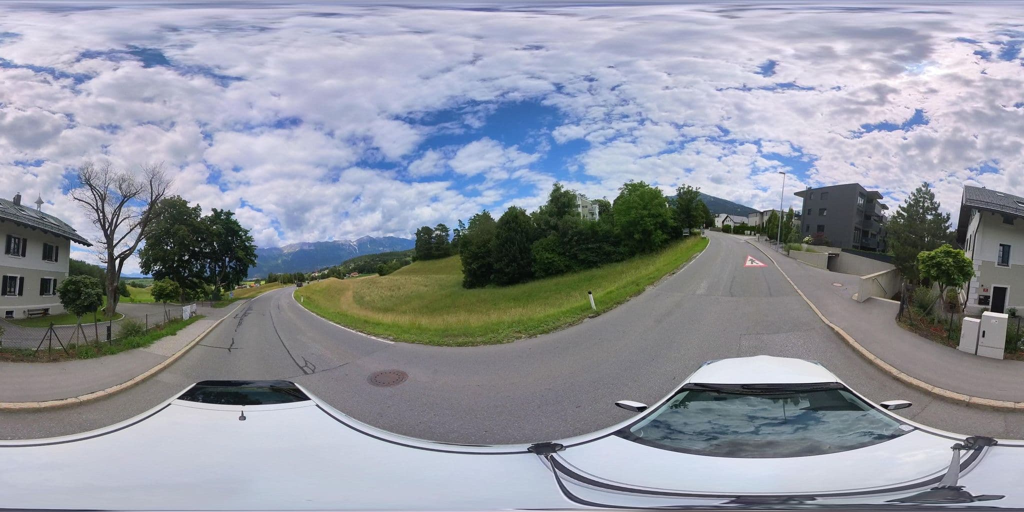 Street view near Haus Angelika, Igls — © osmplus_org (CC BY-SA · Mapillary)