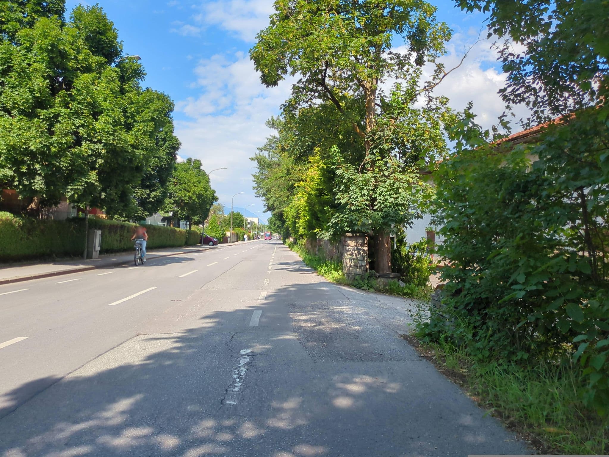Street view near Pension-garni Carlihof, Hötting — © innsbruck-barrierefrei (CC BY-SA · Mapillary)