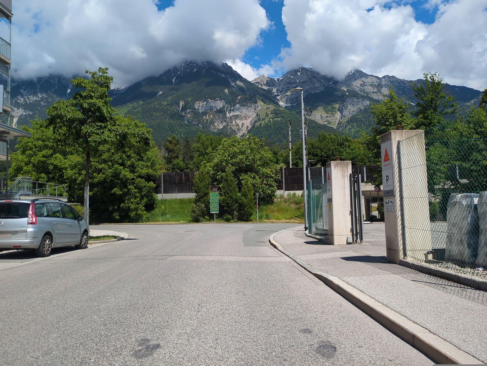 Street view near Philipp Walschebauer, Arzl — © innsbruck-barrierefrei (CC BY-SA · Mapillary)