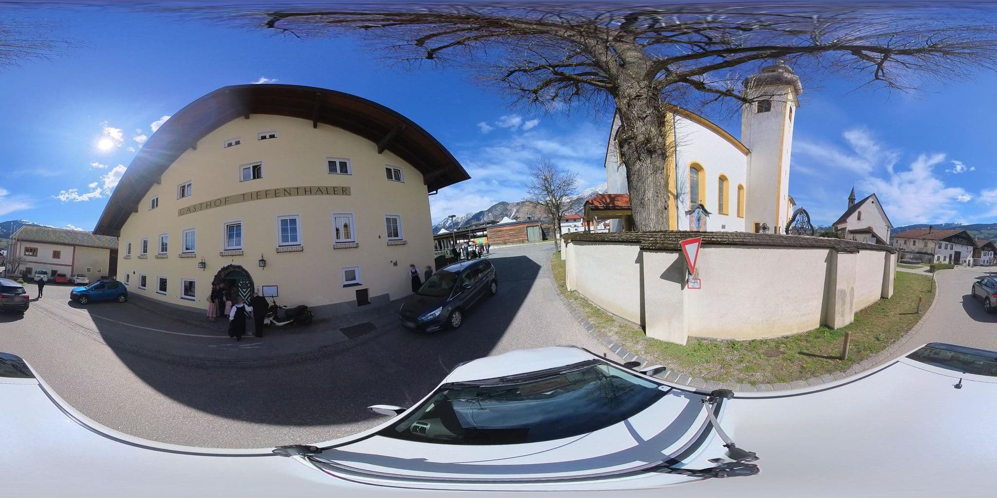 Street view near Gasthof Kirchenwirt, Mils bei Solbad Hall — © osmplus_org (CC BY-SA · Mapillary)