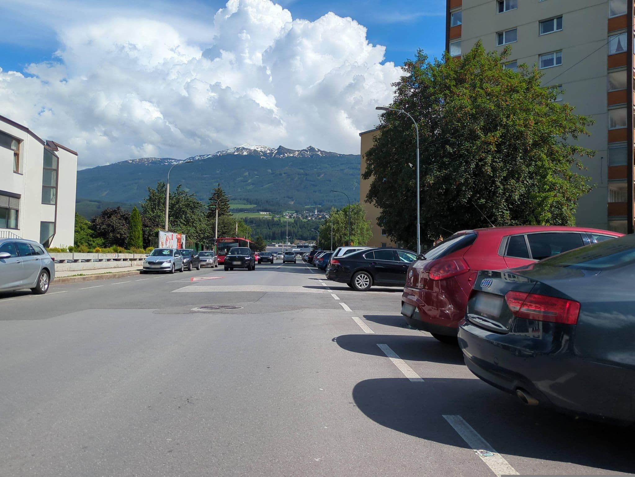Street view near Jugendgästehaus Volkshaus, Pradl — © innsbruck-barrierefrei (CC BY-SA · Mapillary)