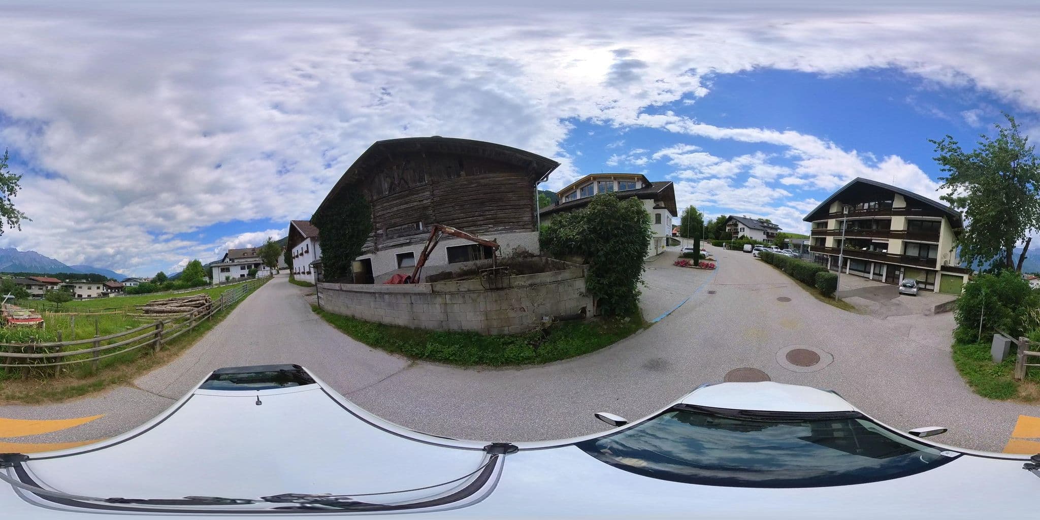Street view near GEMO Hoteleinrichtung und Möbelmontagen GmbH, Rinn — © osmplus_org (CC BY-SA · Mapillary)