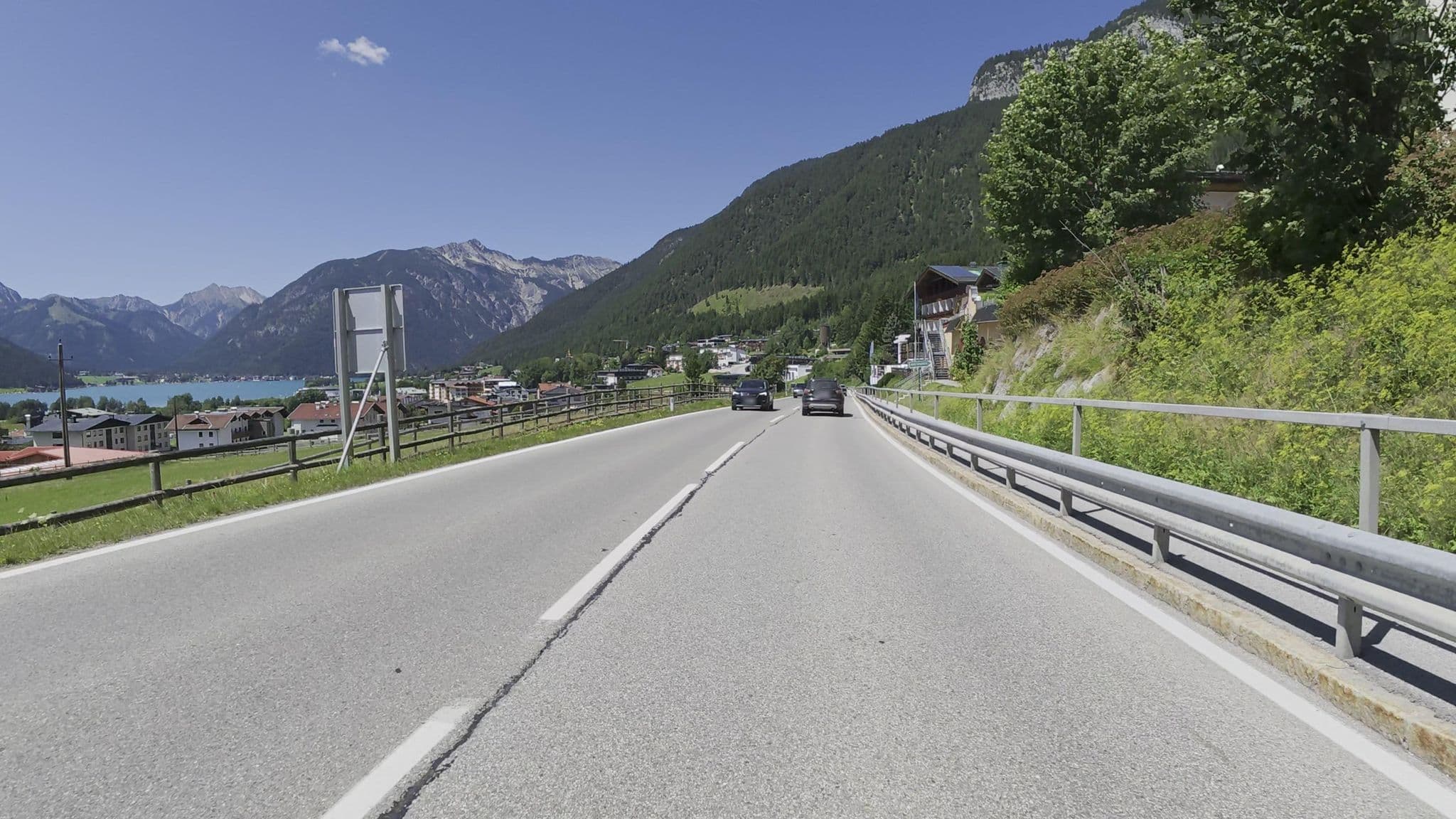 Street view near Rofan Appartments, Maurach — © Guzzi_Franze (CC BY-SA · Mapillary)