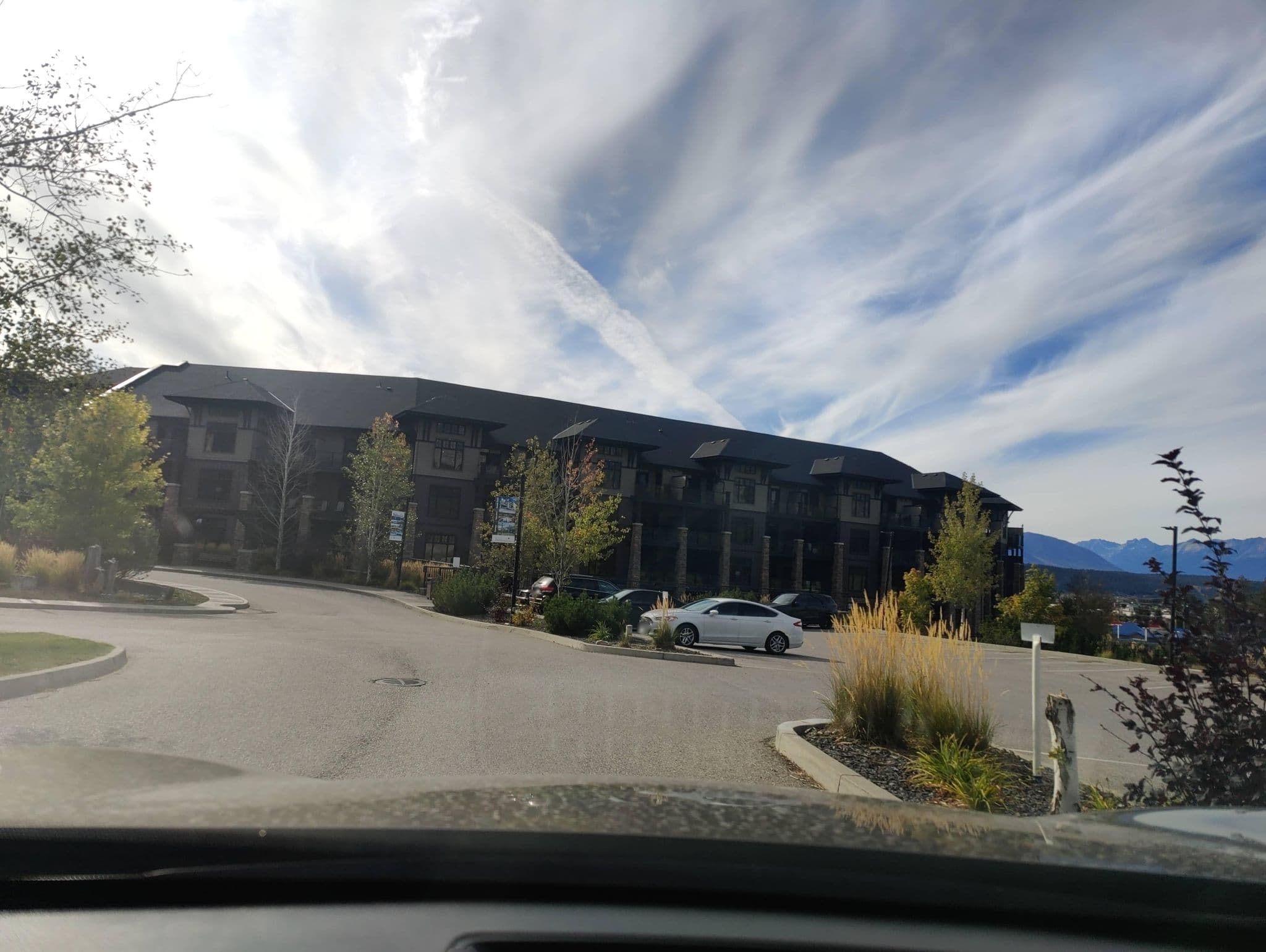 Street view near Copper Point Resort, Invermere — © elphix (CC BY-SA · Mapillary)