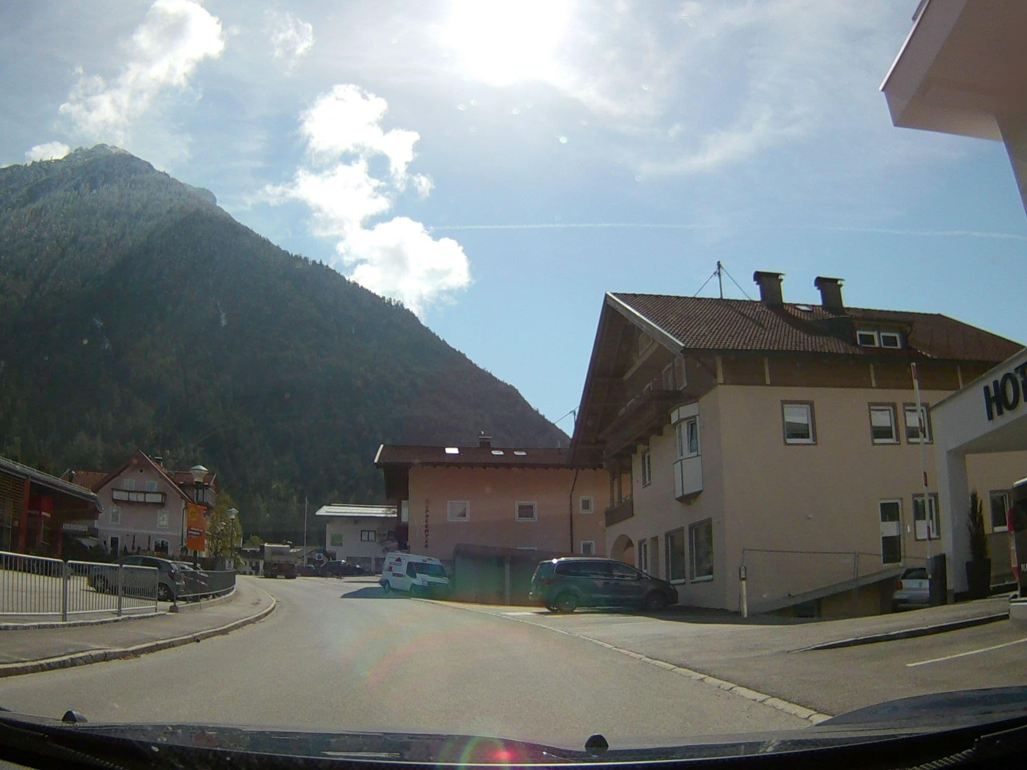 Street view near Arthur’s Hotel am Achensee, Maurach — © oferi (CC BY-SA · Mapillary)