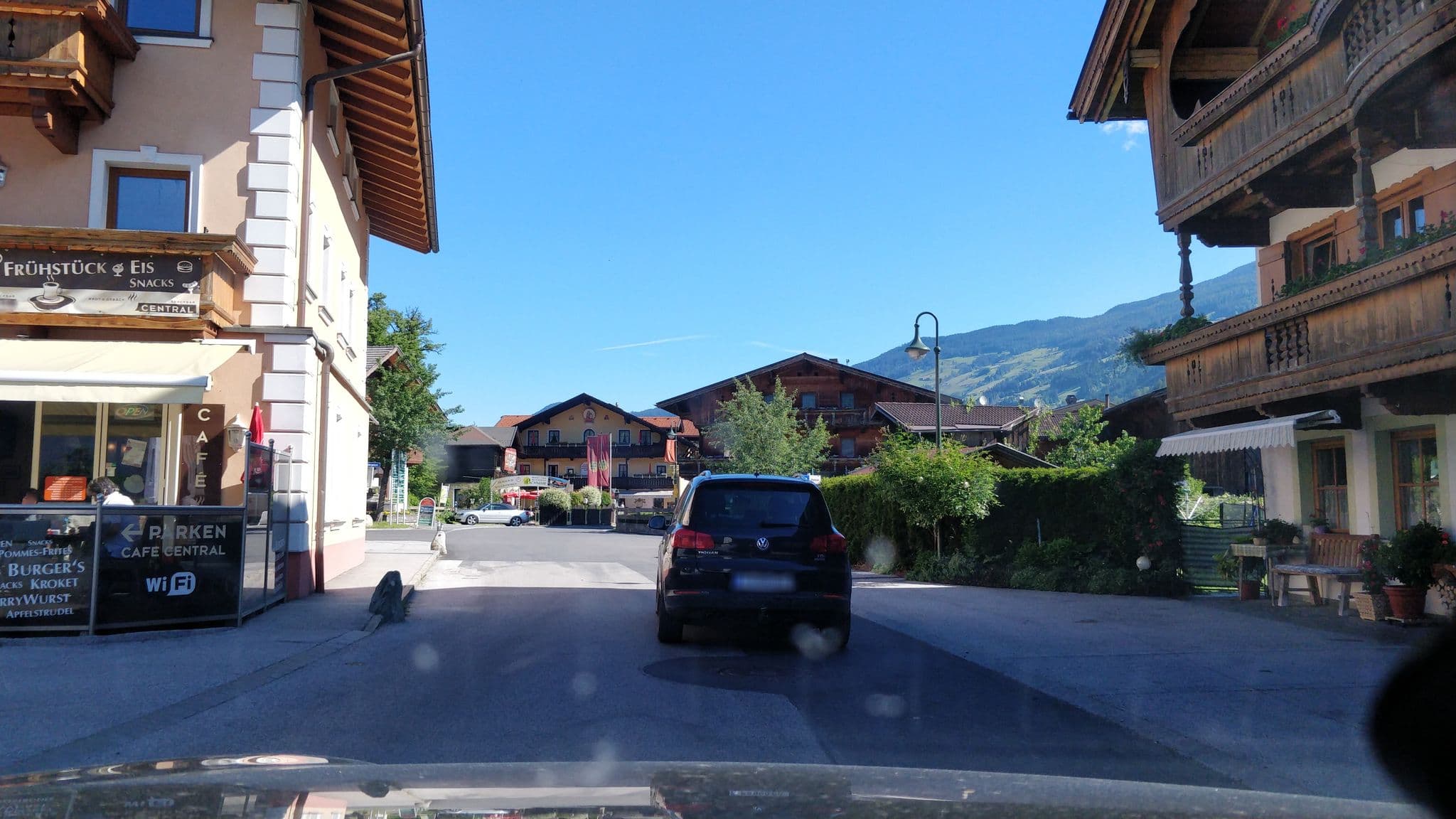Street view near Apart Andrea, Kapfing — © rcollins (CC BY-SA · Mapillary)