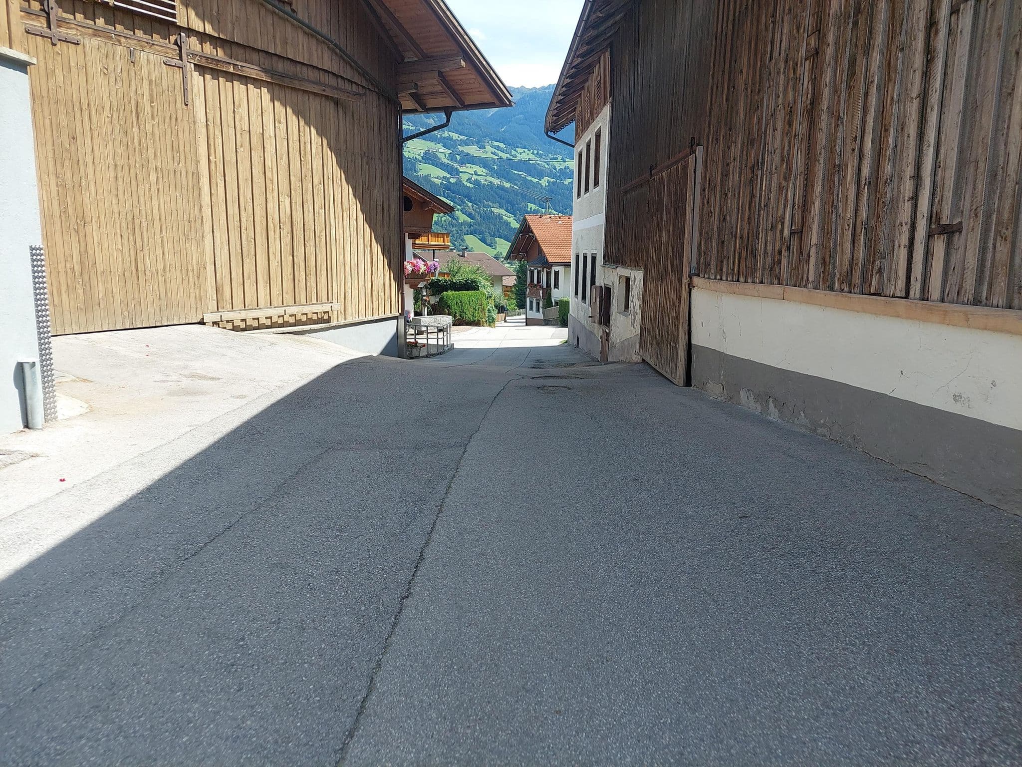 Street view near Elisabeth Hirschhuber, Schlitters — © viavista (CC BY-SA · Mapillary)