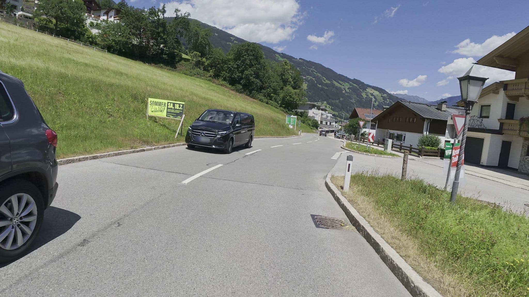 Street view near Privatpension Leo, Hippach — © Guzzi_Franze (CC BY-SA · Mapillary)