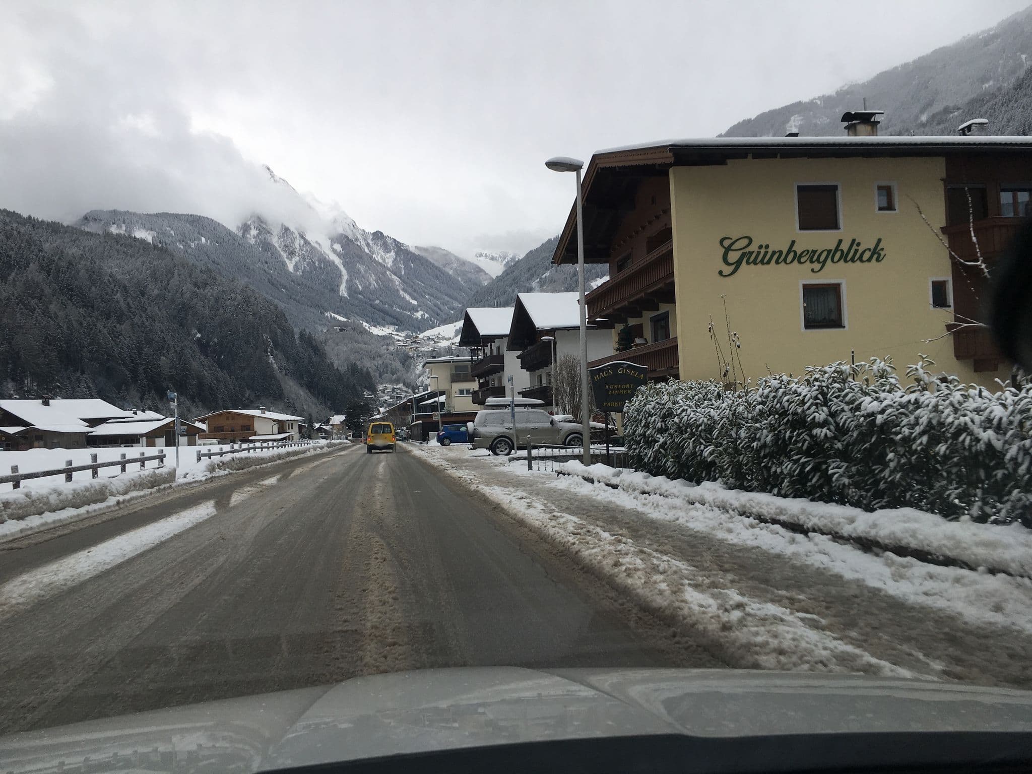 Street view near Gästehaus Gisela, Mayrhofen — © omba (CC BY-SA · Mapillary)