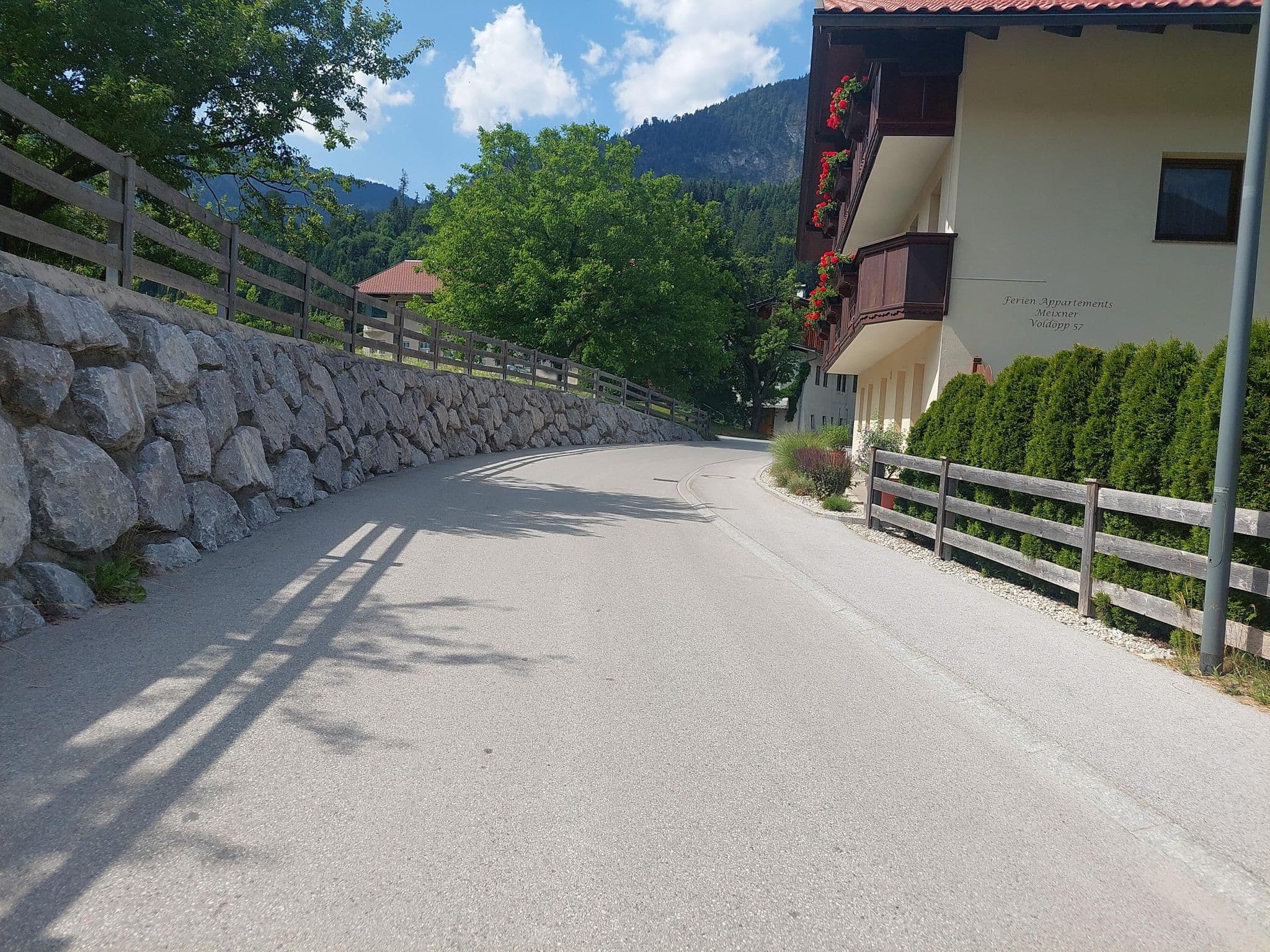 Street view near Ferienappartements Meixner, Voldöpp — © viavista (CC BY-SA · Mapillary)