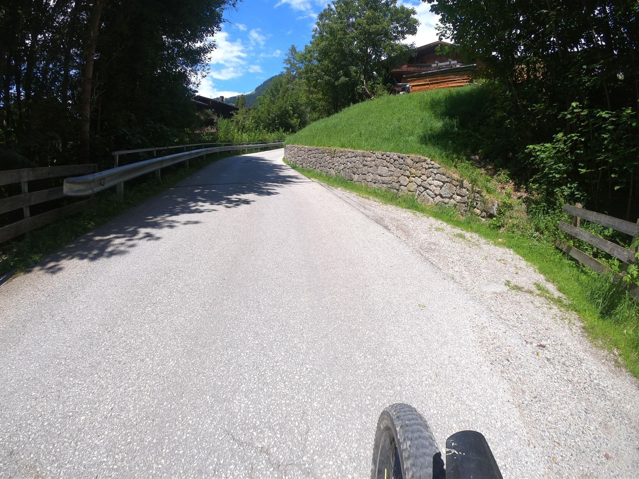 Street view near Mühlbachhof, Alpbach — © vinisa (CC BY-SA · Mapillary)