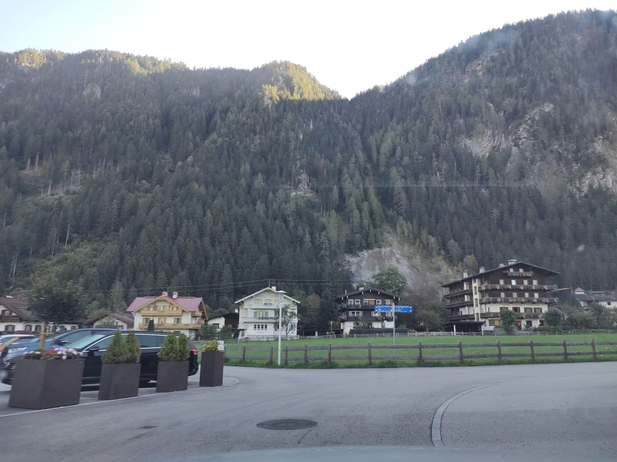 Street view near Gasthaus Grüne Wandhütte, Mayrhofen — © thetornado76 (CC BY-SA · Mapillary)