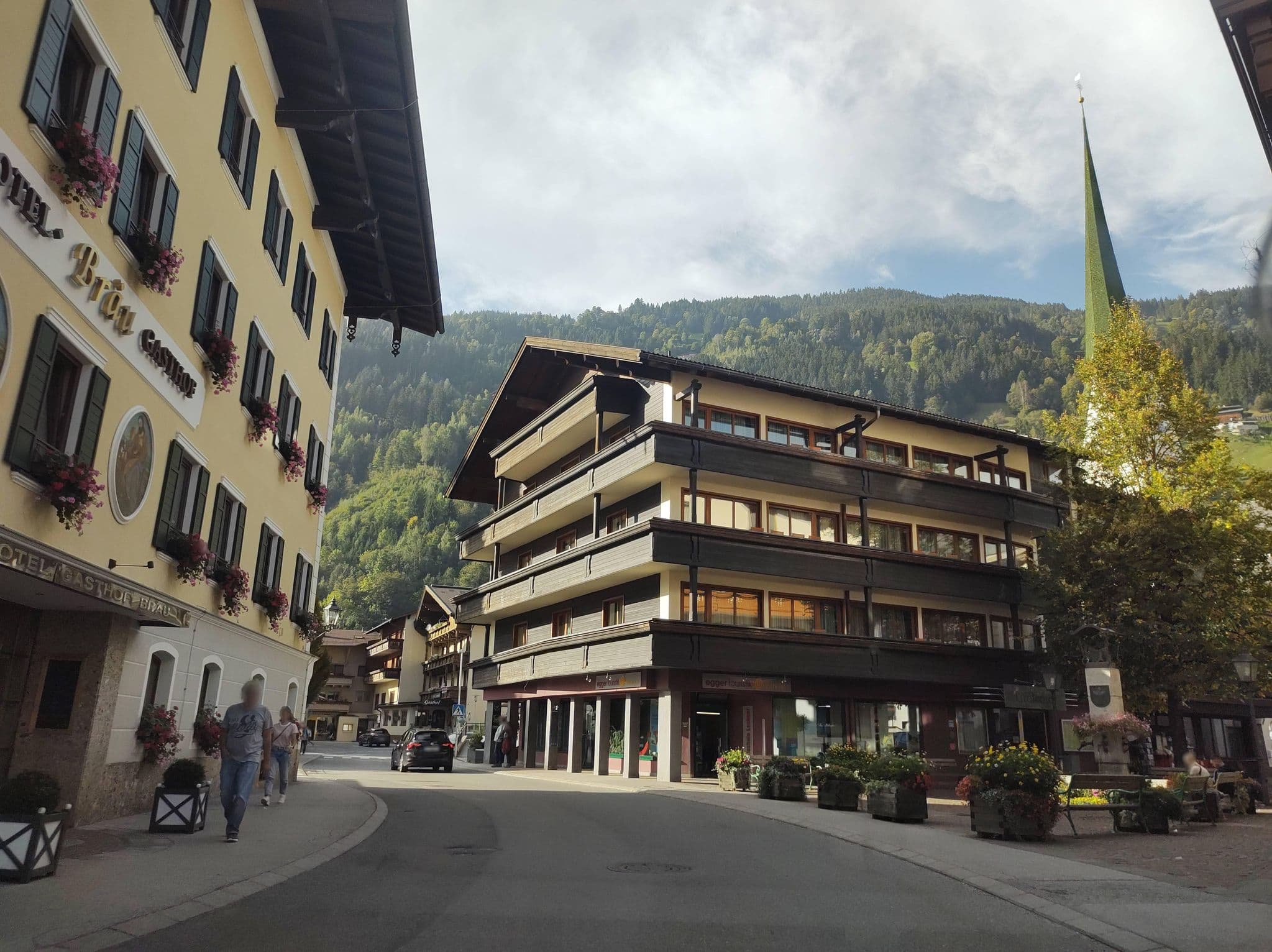 Street view near Hotel Kirchenwirt, Zell am Ziller — © thetornado76 (CC BY-SA · Mapillary)