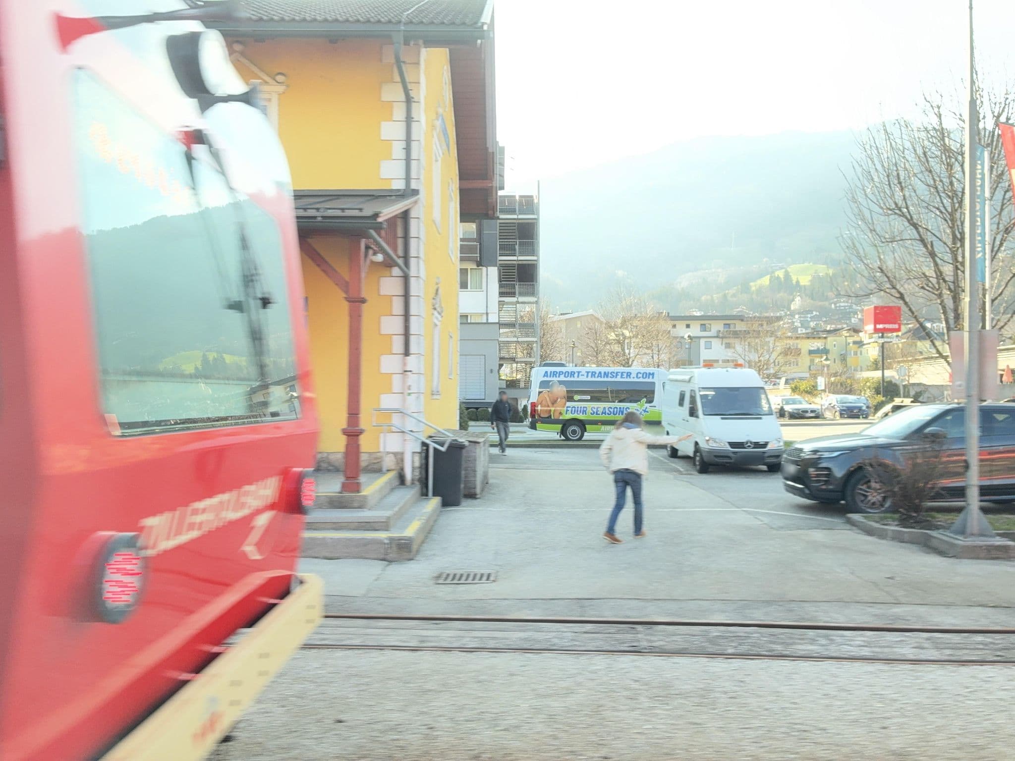 Street view near Berggasthof Ausflugsrestaurant Saeulingerhof, Fügen — © Afstand123 (CC BY-SA · Mapillary)