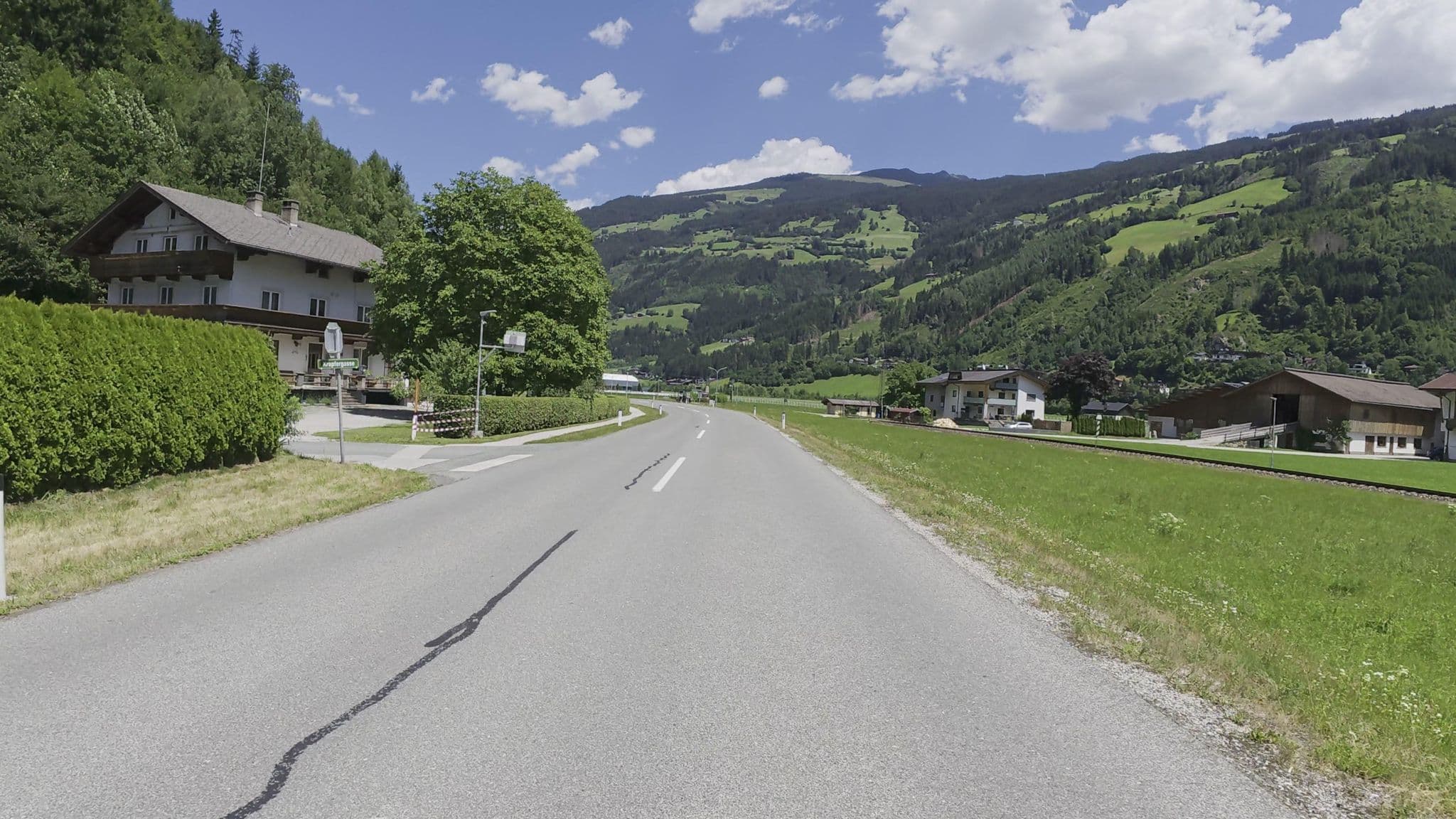 Street view near Gasthaus Eberharter, Zell am Ziller — © Guzzi_Franze (CC BY-SA · Mapillary)
