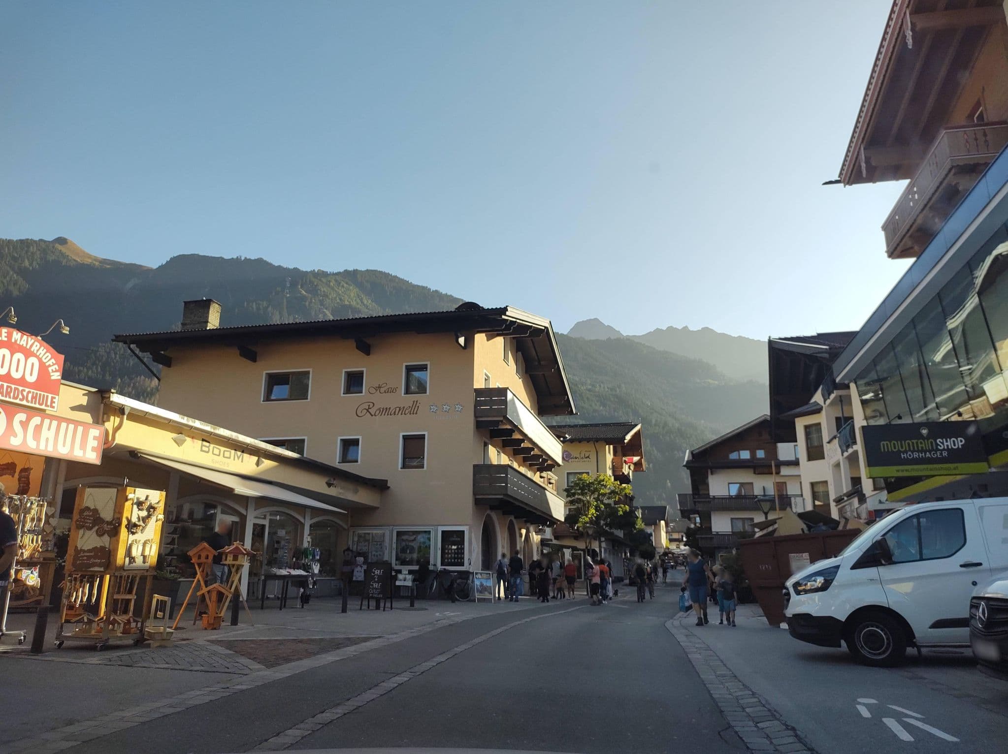 Street view near Ferienwohnungen Stefan Kröll, Mayrhofen — © thetornado76 (CC BY-SA · Mapillary)