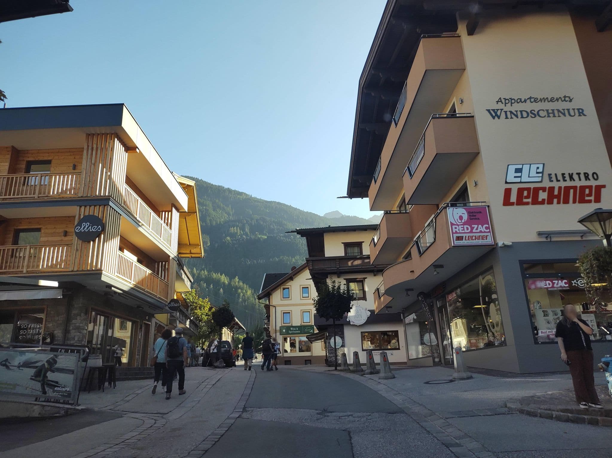 Street view near Aparthotel Windschnur, Mayrhofen — © thetornado76 (CC BY-SA · Mapillary)