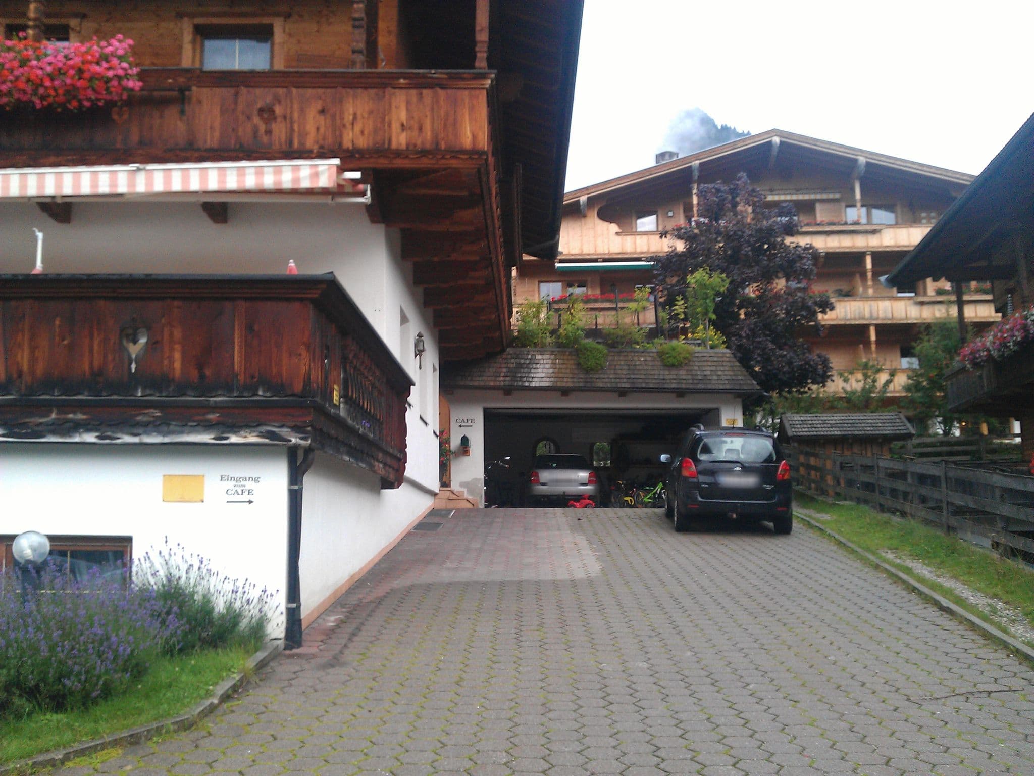 Street view near Ferienwohnung Jakoberfeld, Alpbach — © zuse (CC BY-SA · Mapillary)