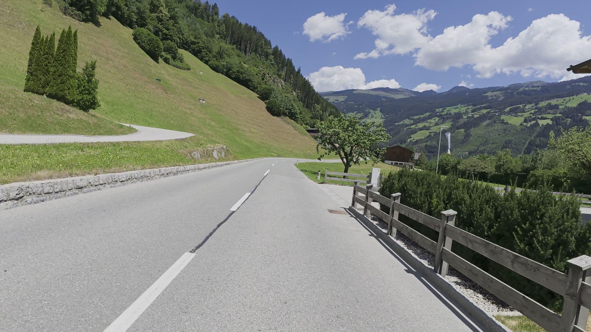 Street view near Ferienhof Nogler, Zell am Ziller — © Guzzi_Franze (CC BY-SA · Mapillary)