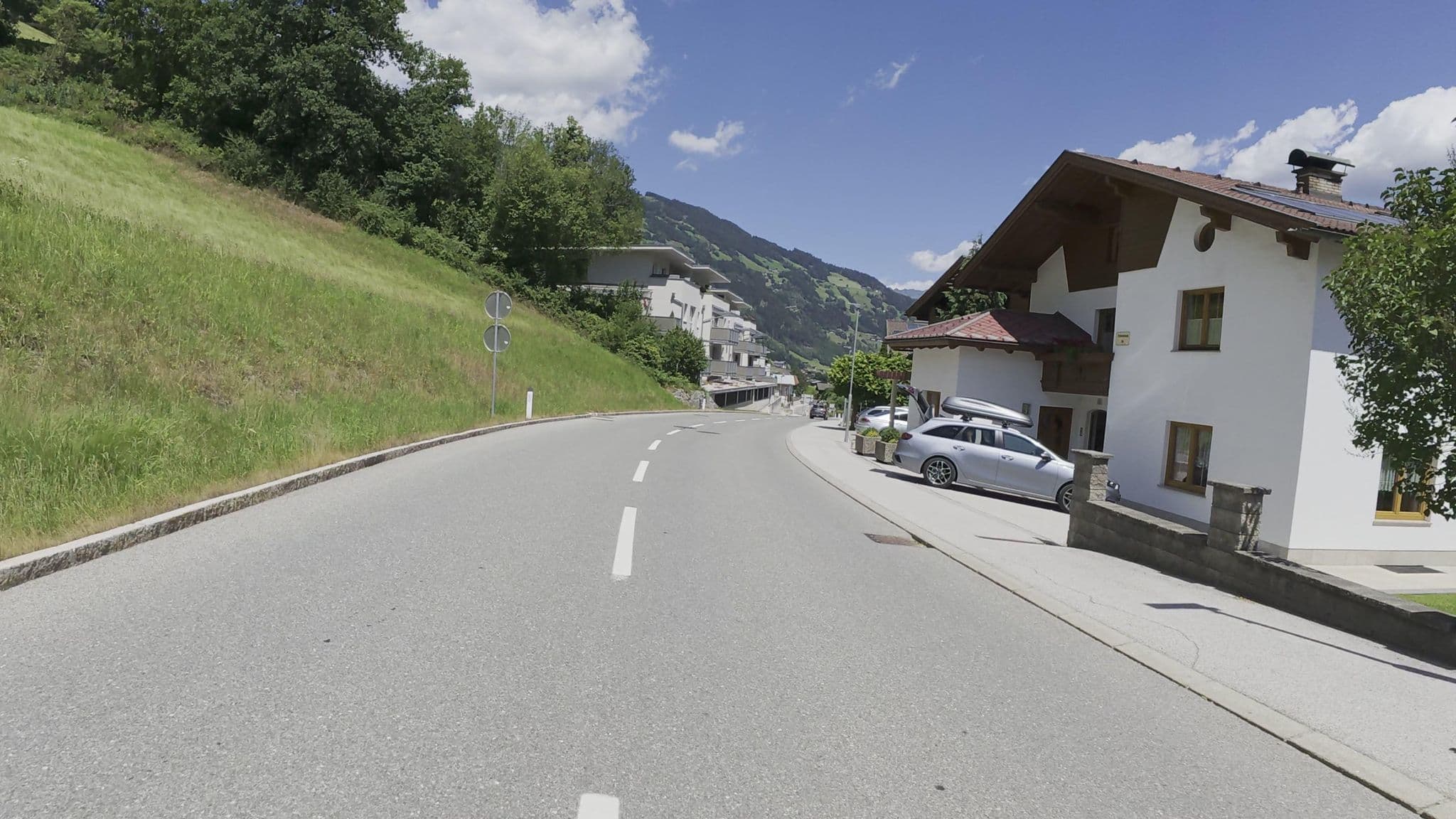 Street view near Haus Breuss, Hippach — © Guzzi_Franze (CC BY-SA · Mapillary)