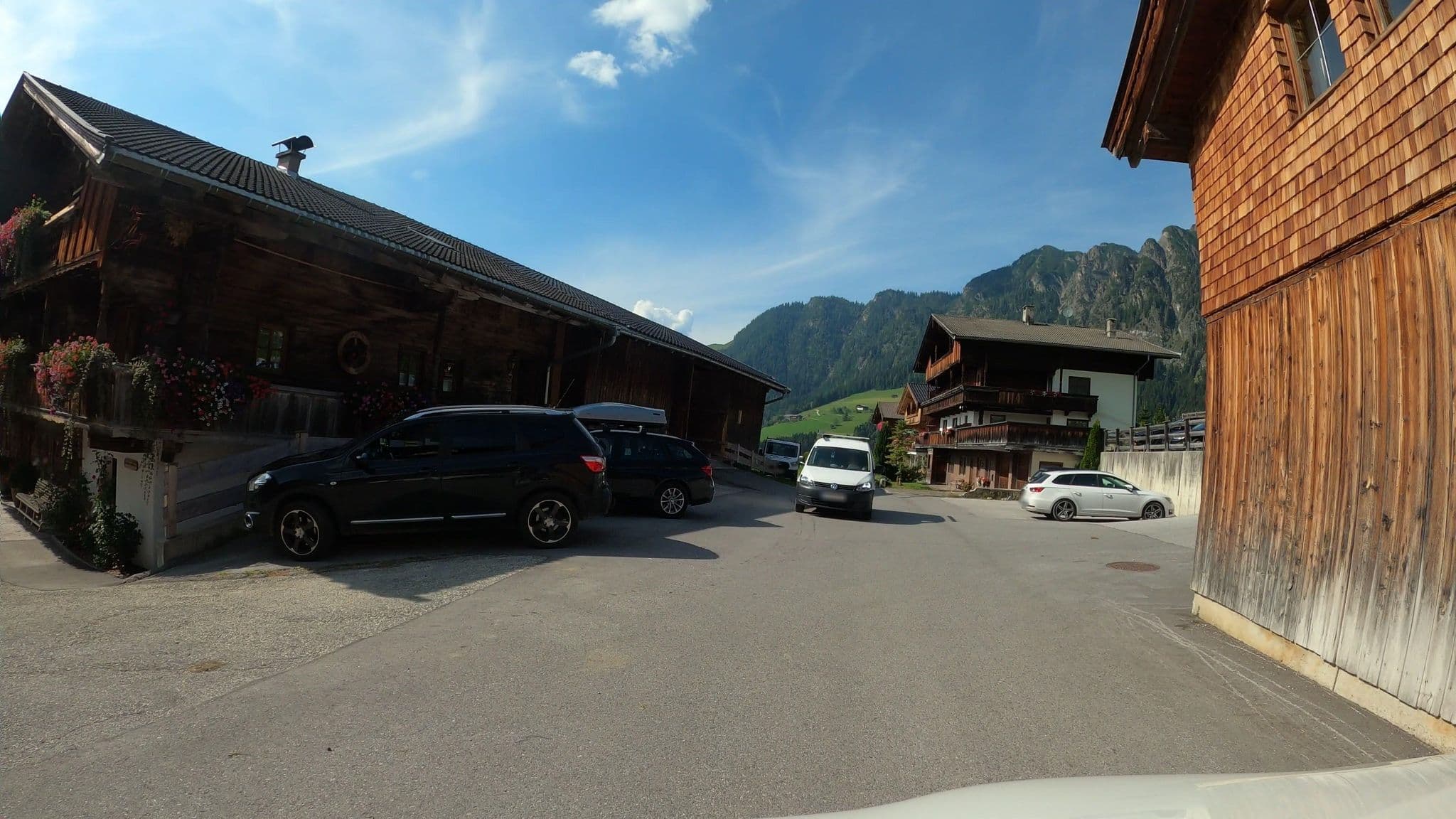 Street view near Bauernhof Außer Roßmoos, Alpbach — © osmplus_org (CC BY-SA · Mapillary)