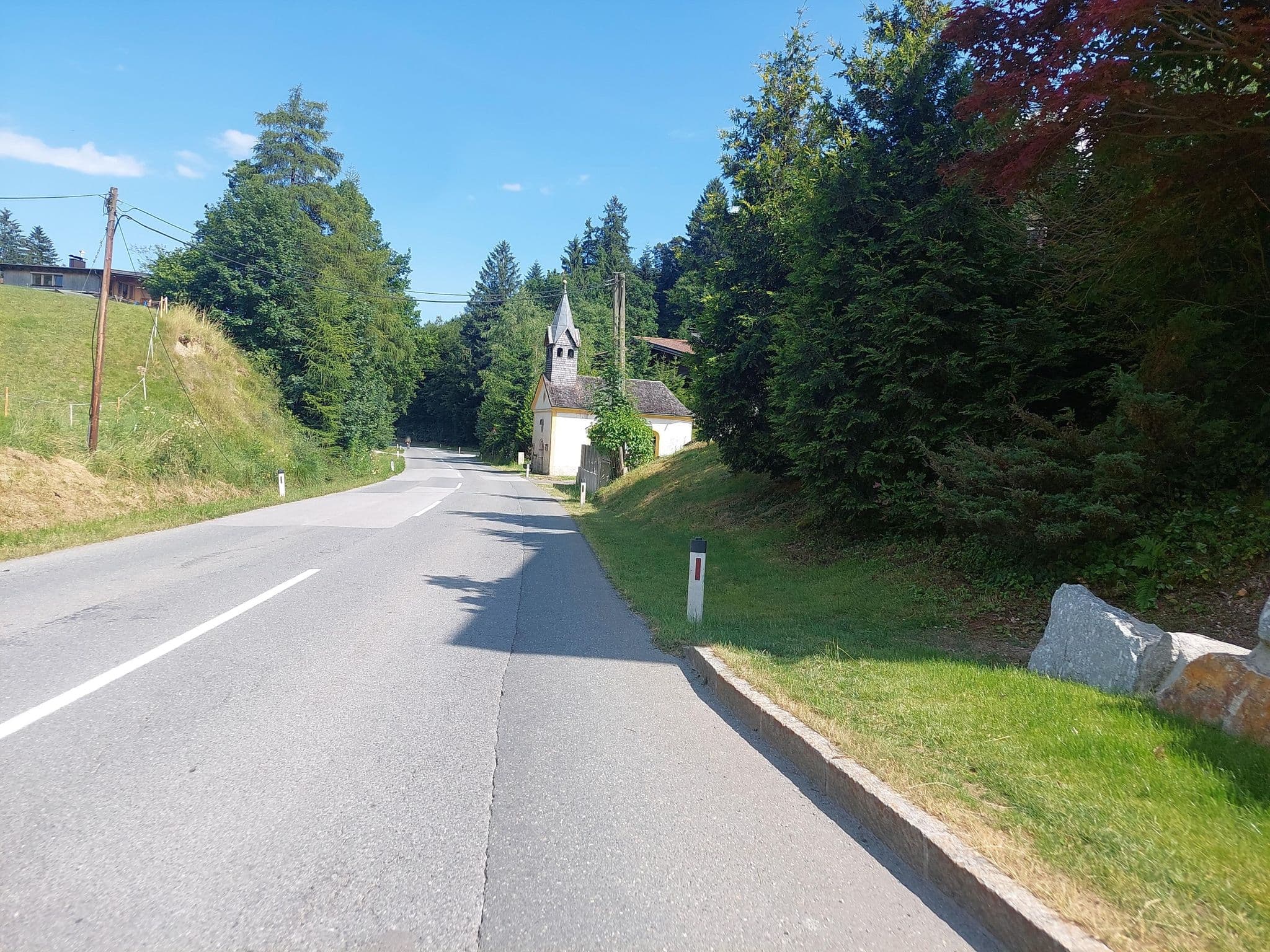 Street view near Pension Edelweiss, Breitenbach am Inn — © viavista (CC BY-SA · Mapillary)