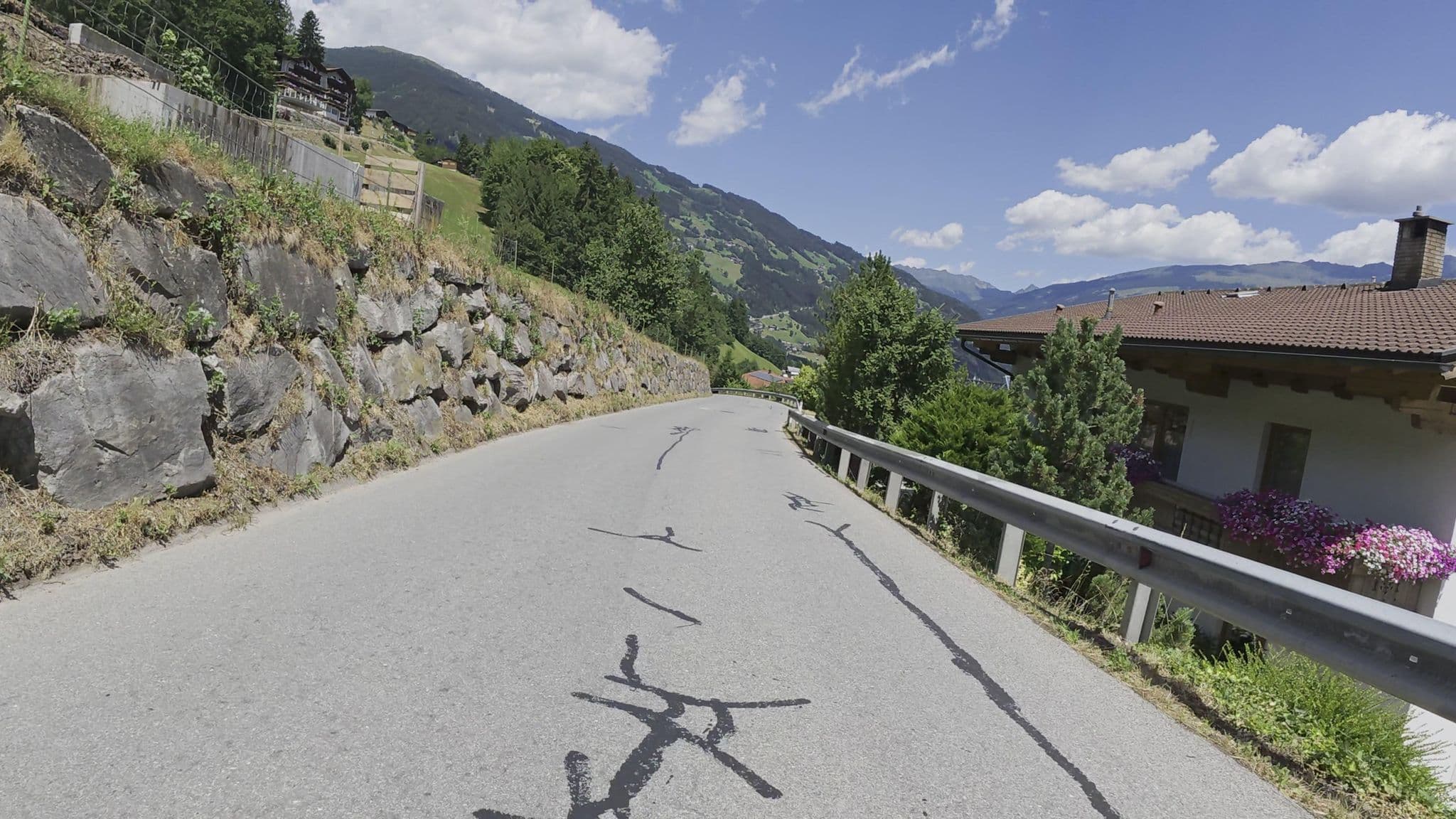 Street view near Haus Dornauer, Hippach — © Guzzi_Franze (CC BY-SA · Mapillary)