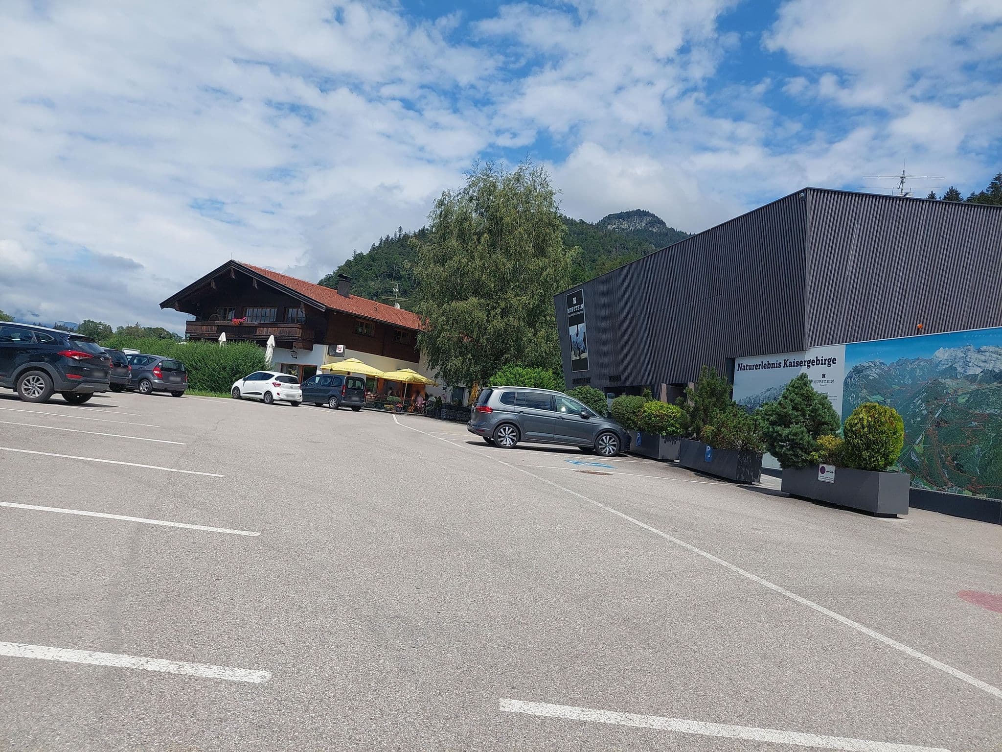 Street view near Bergstation Sesselbahn Wilder Kaiser, Kufstein — © viavista (CC BY-SA · Mapillary)