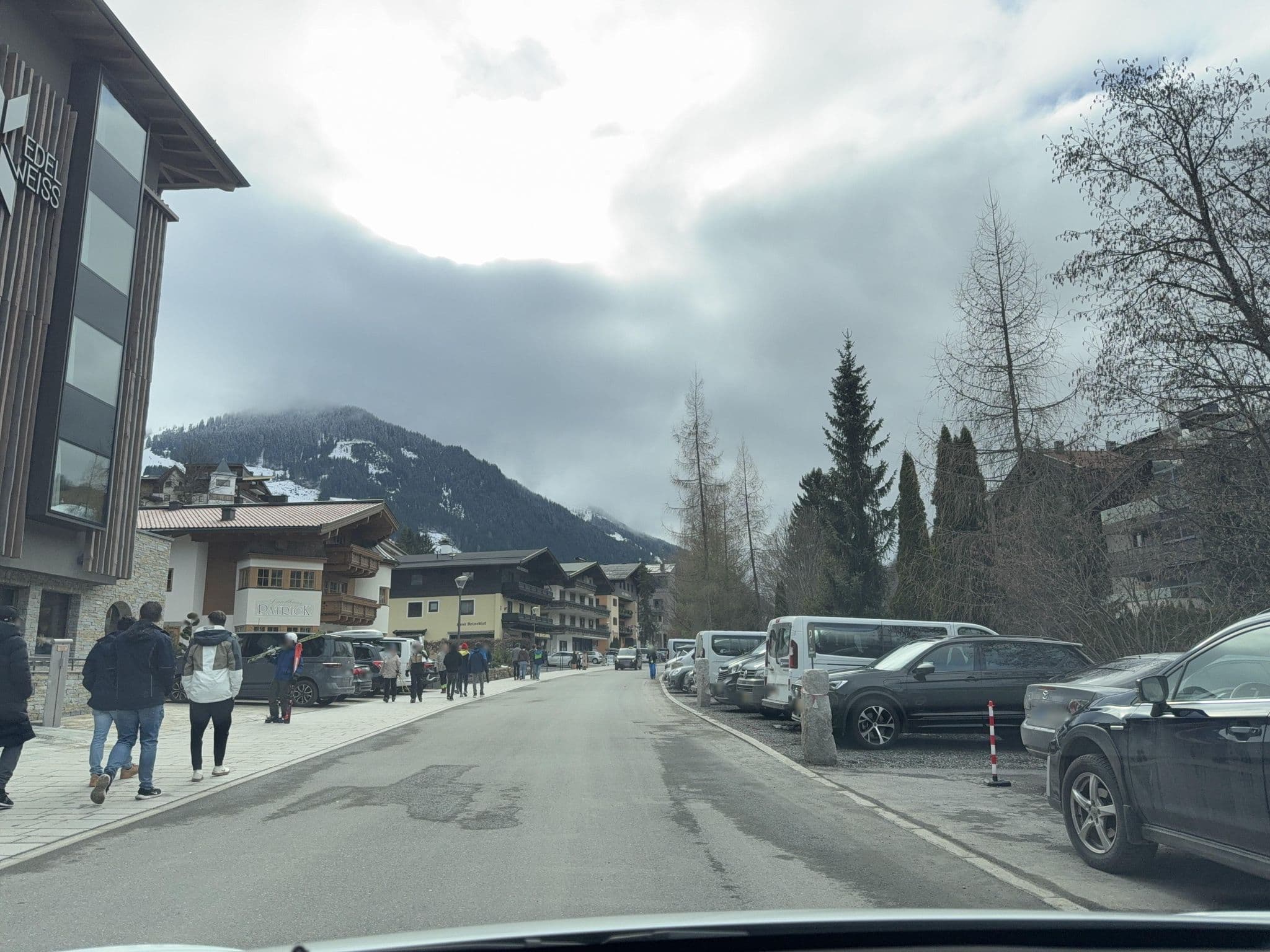 Street view near J&M Schachner GmbH & Co, Hinterglemm — © ottor (CC BY-SA · Mapillary)
