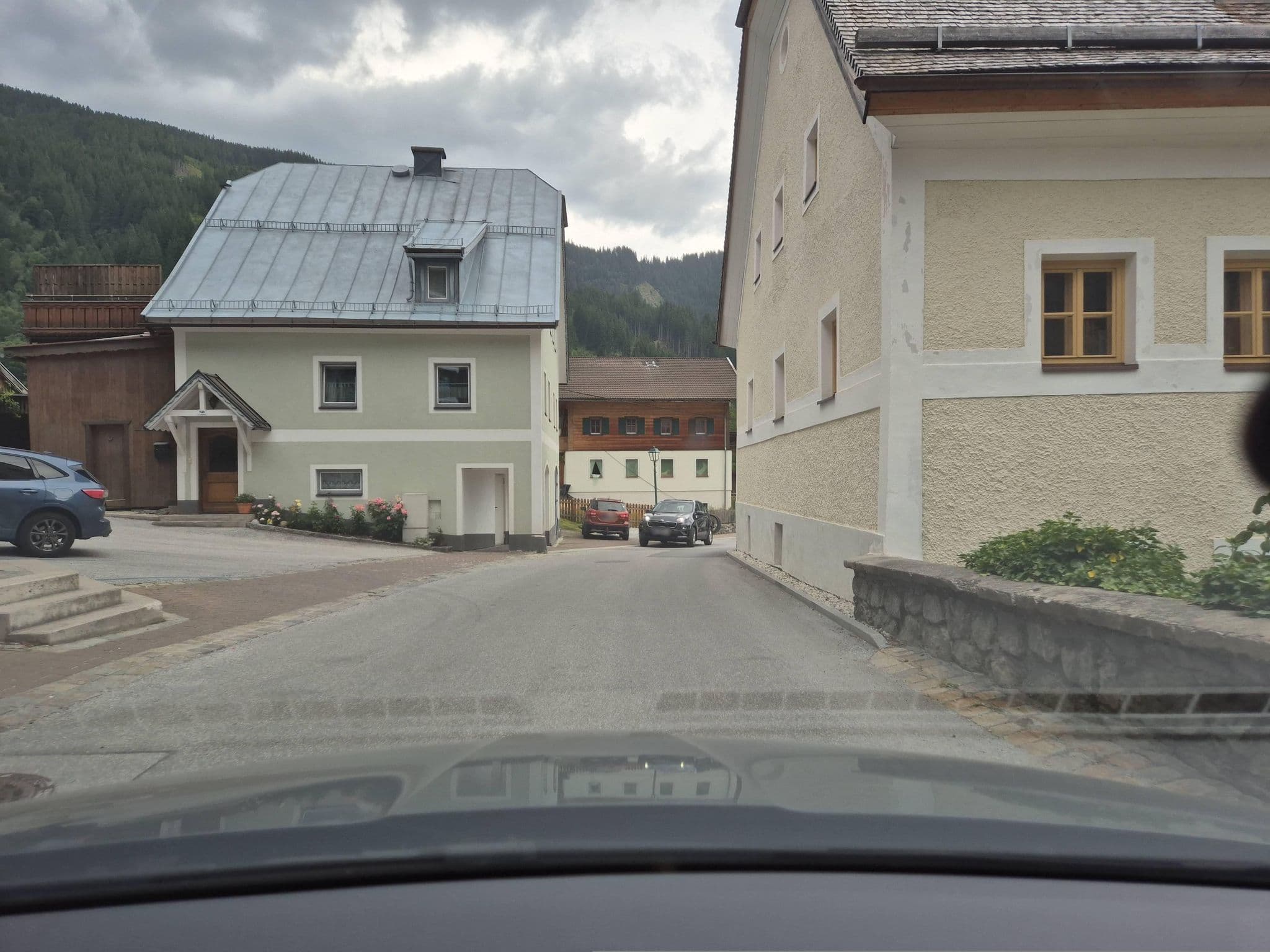 Street view near Hotel Gasthof Zur Post Maria Steger, Neukirchen am Großvenediger — © schermy_at (CC BY-SA · Mapillary)
