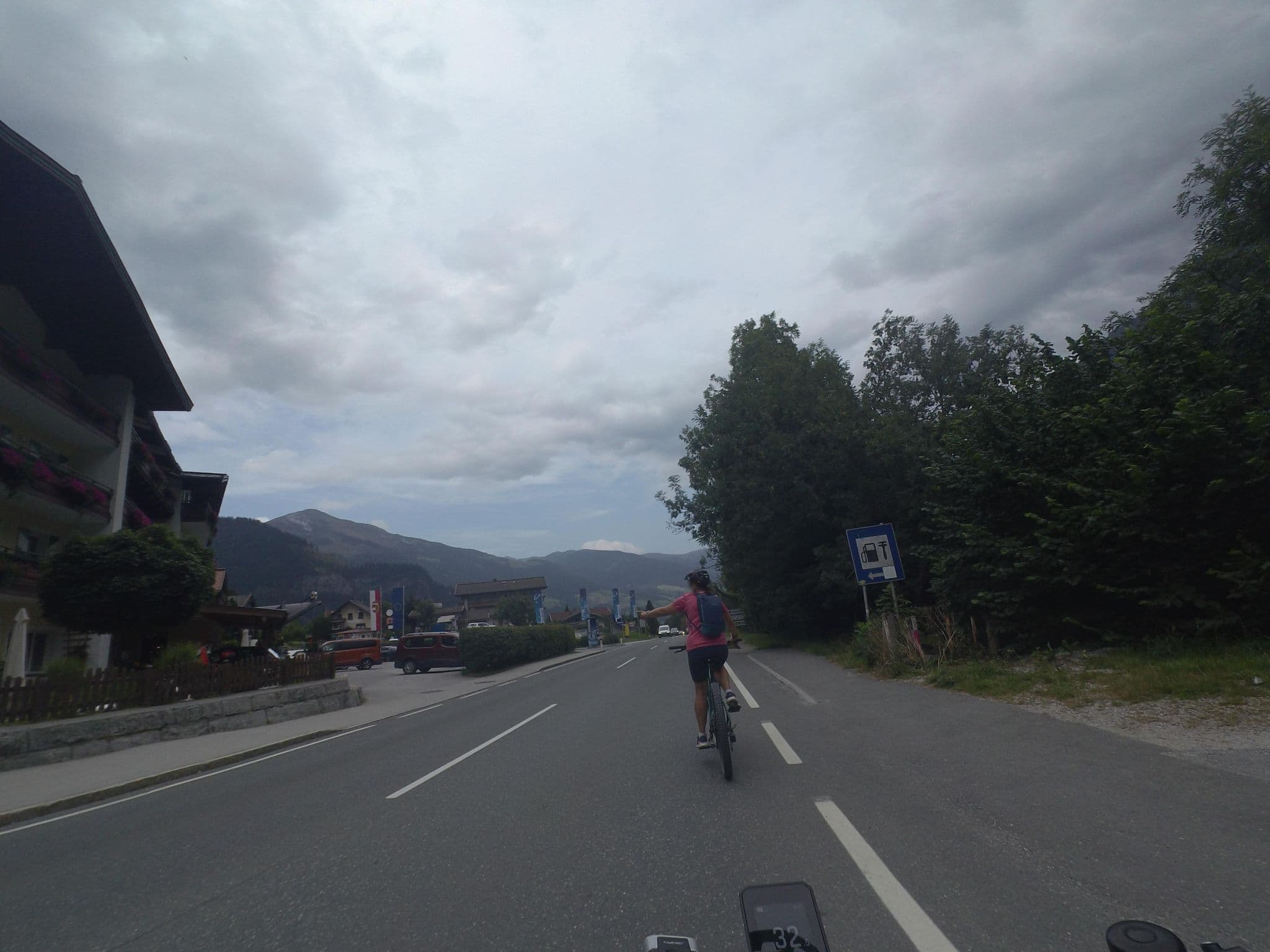 Street view near Klockerhaus Hotel Gasthof Czerny GmbH, Neukirchen am Großvenediger — © schermy_at (CC BY-SA · Mapillary)