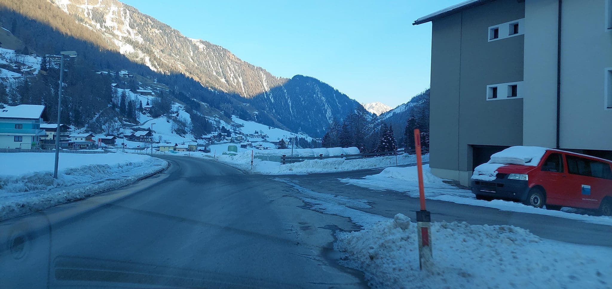 Street view near Johann Kratzer, Virgen — © gzin (CC BY-SA · Mapillary)