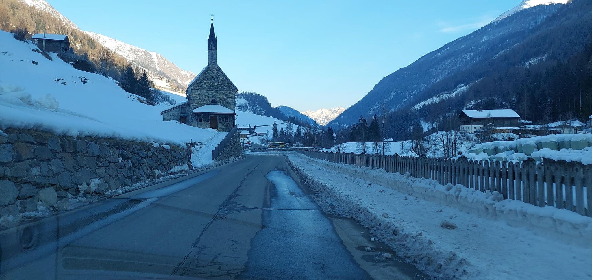 Street view near Fremdenheim Bergkristall, Virgen — © gzin (CC BY-SA · Mapillary)