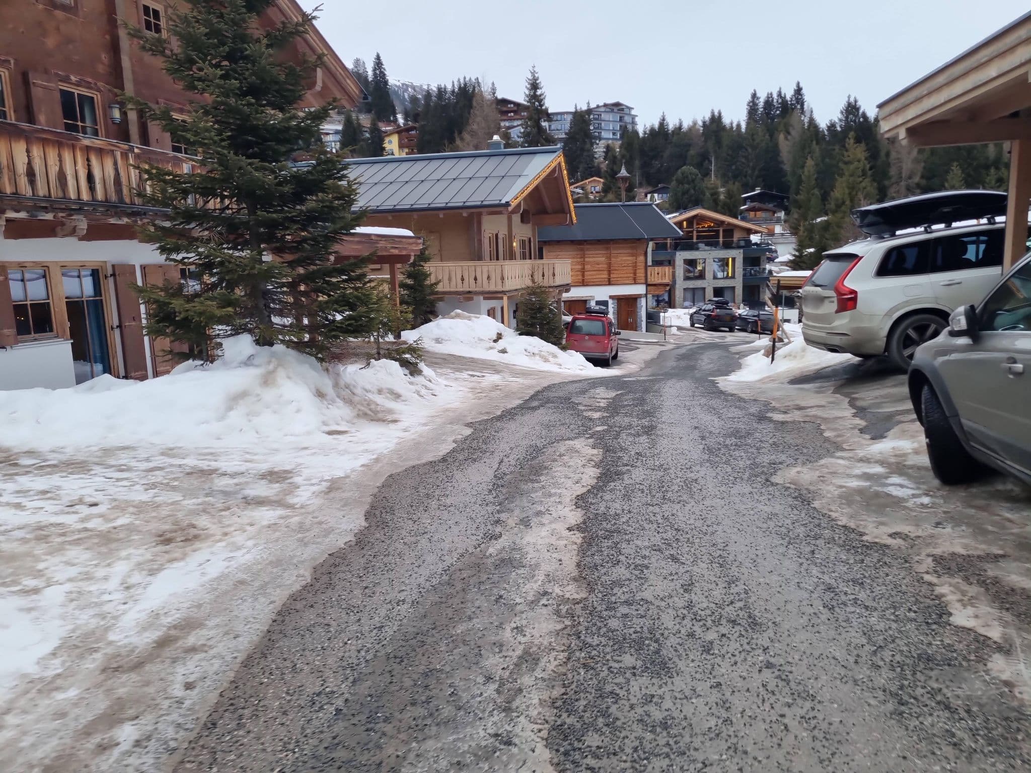 Street view near Chalet Xieje, Neukirchen am Großvenediger — © dsmm (CC BY-SA · Mapillary)