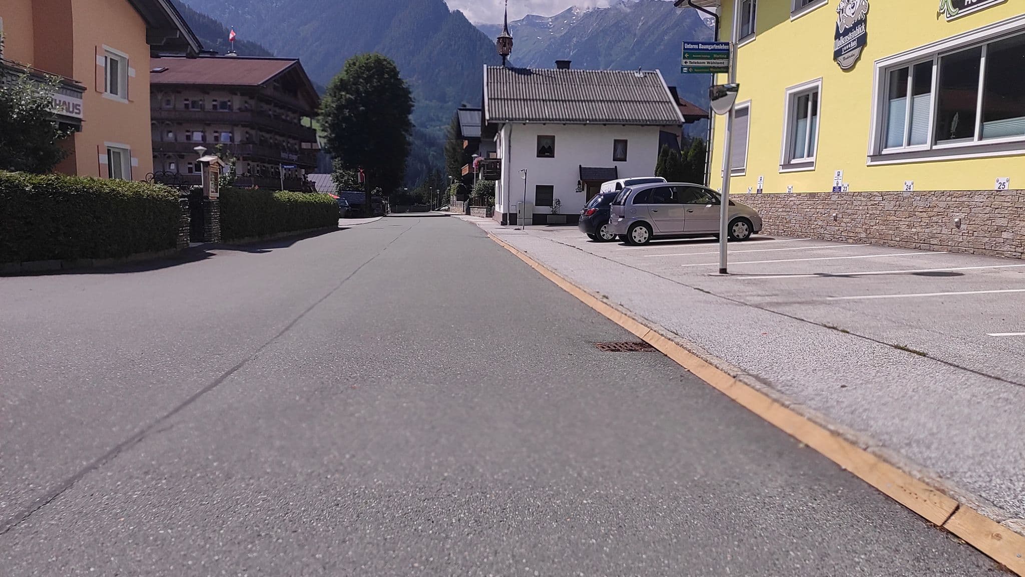 Street view near Wolkensteiner Hotels, Neukirchen am Großvenediger — © consens_verkehrsplanung (CC BY-SA · Mapillary)