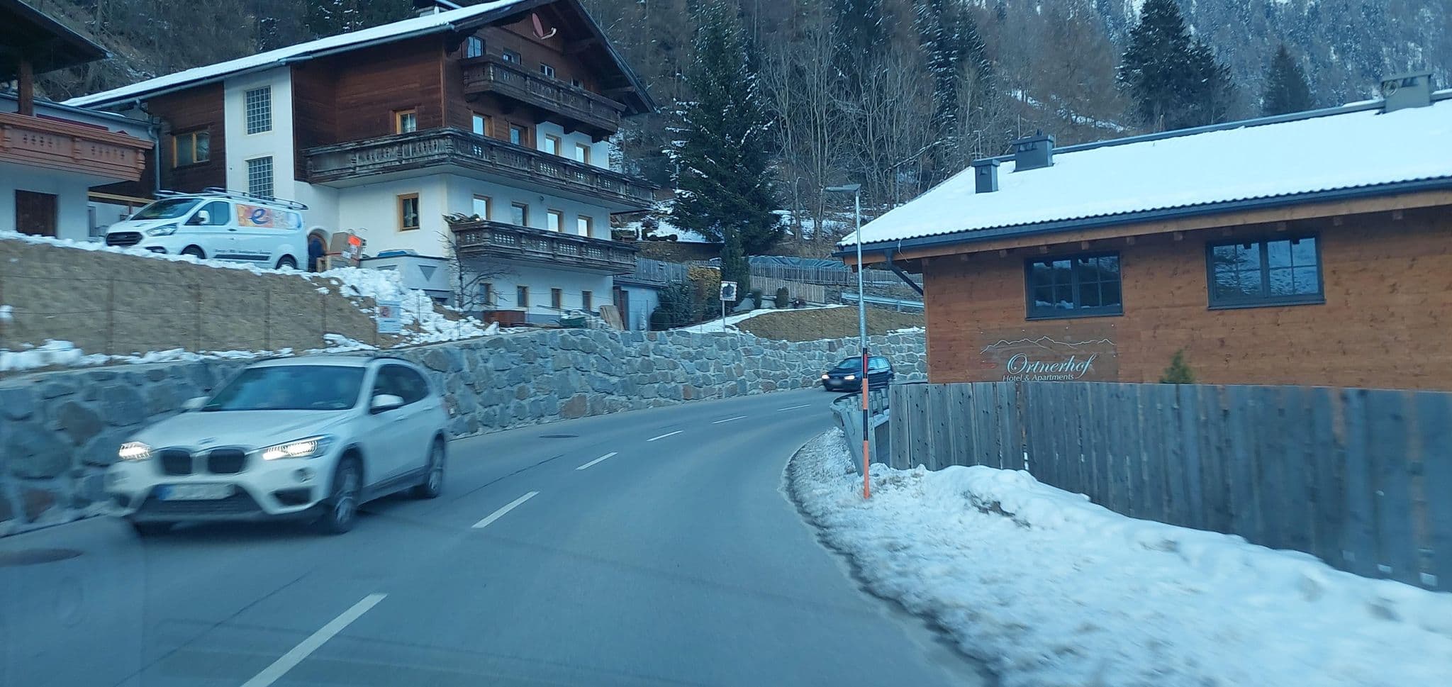 Street view near Ortnerhof - Helga und Johann Kratzer, Virgen — © gzin (CC BY-SA · Mapillary)