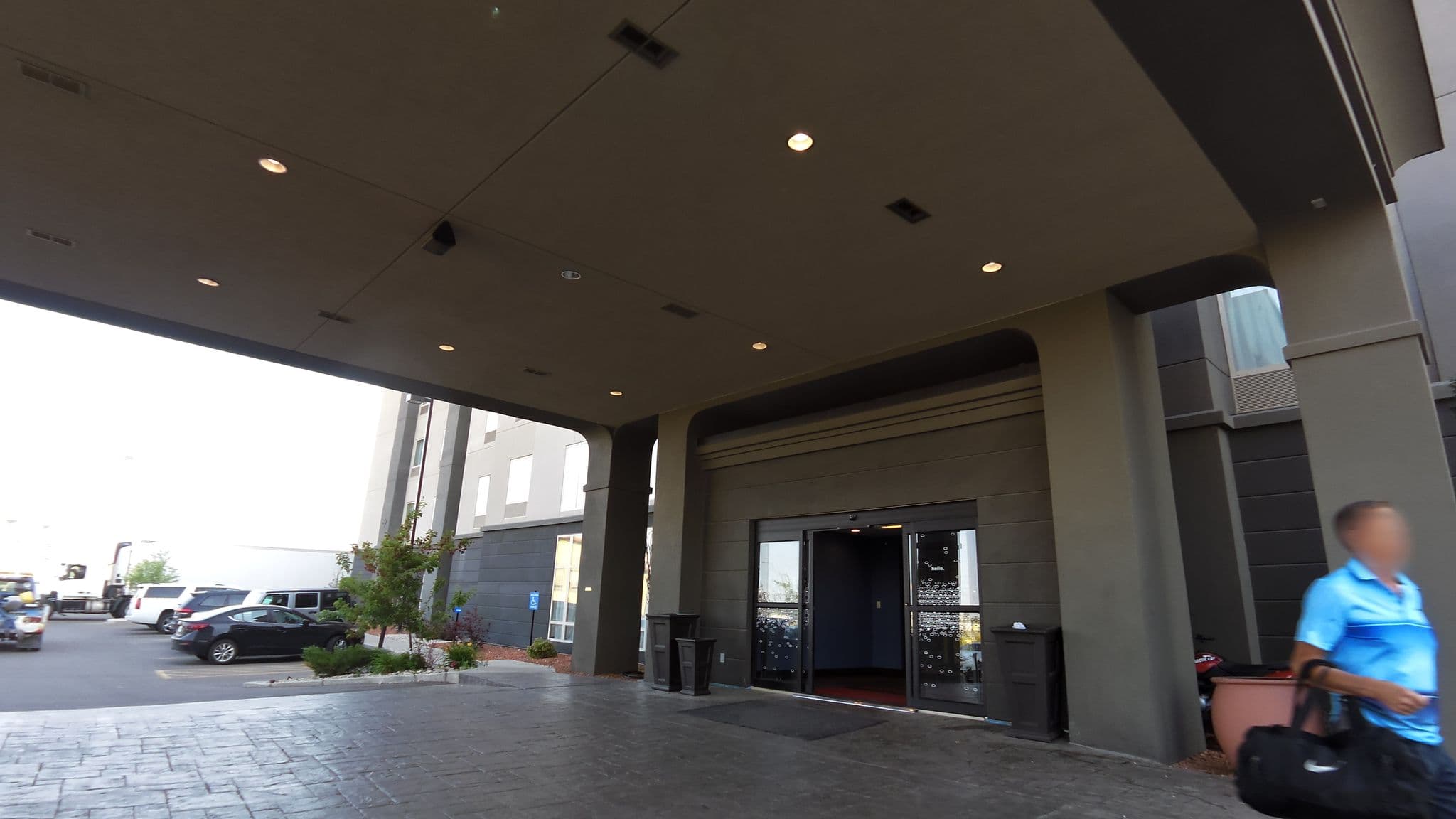 Street view near Hampton Inn & Suites by Hilton Regina East Gate, Dewdney East — © rps333 (CC BY-SA · Mapillary)