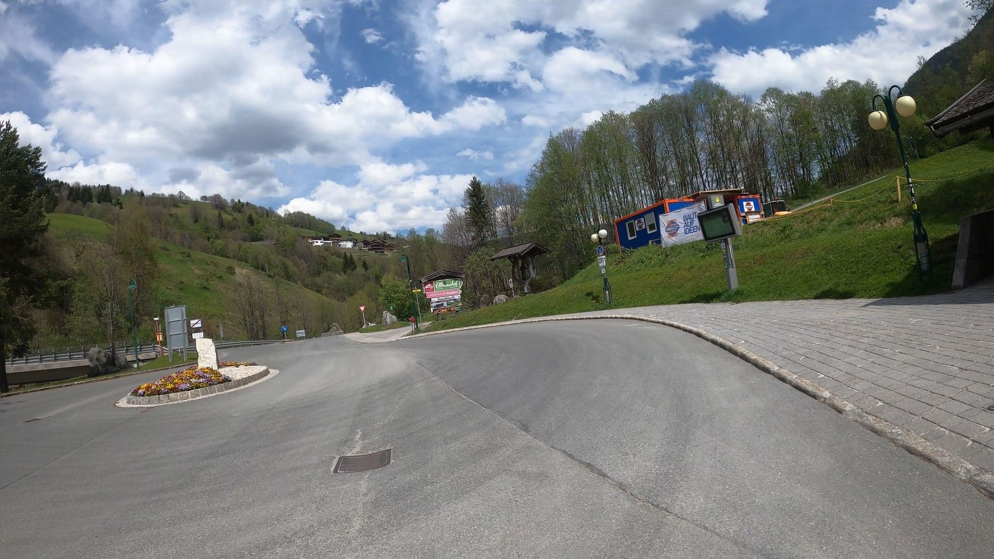 Street view near Hotel Kristiana, Hinterglemm — © osmplus_org (CC BY-SA · Mapillary)