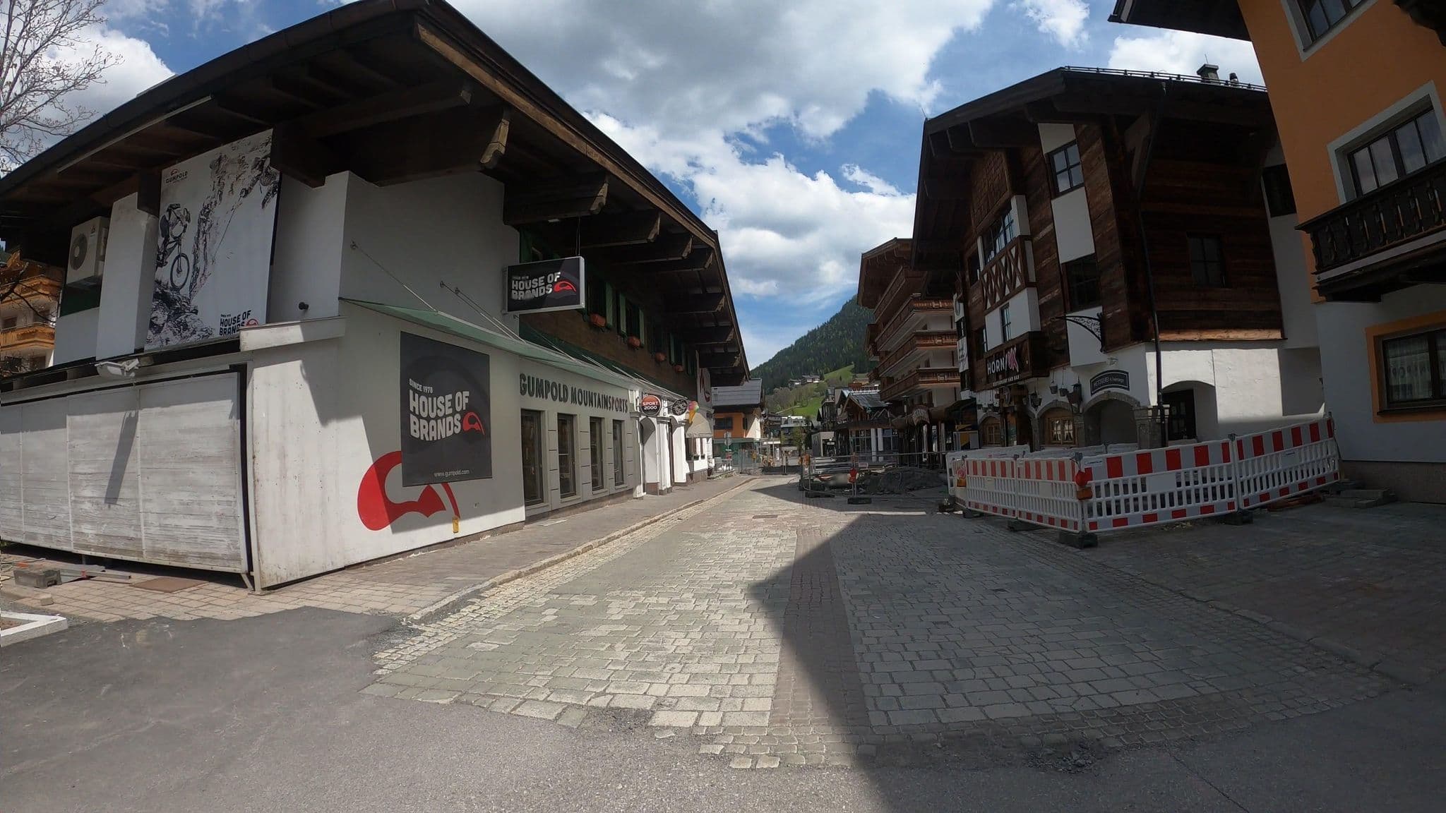 Street view near Hotel Zur Dorfschmiede ****, Hinterglemm — © osmplus_org (CC BY-SA · Mapillary)