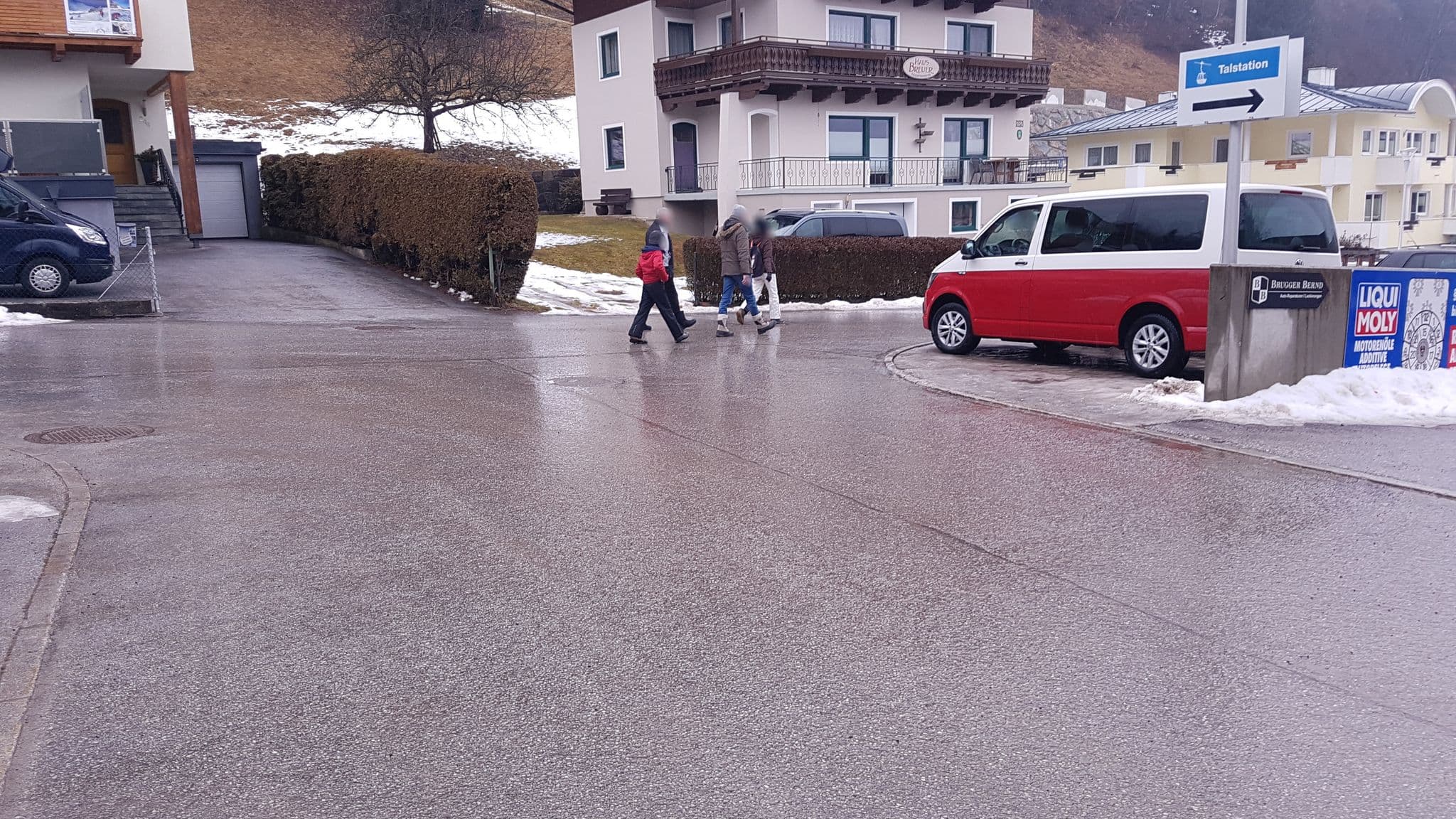 Street view near steinbock appartements Neukirchen, Neukirchen am Großvenediger — © dsmm (CC BY-SA · Mapillary)