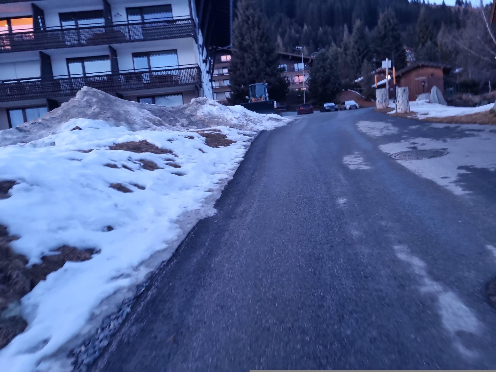 Street view near Ferienwohnungen Hochstaffl, Neukirchen am Großvenediger — © dsmm (CC BY-SA · Mapillary)