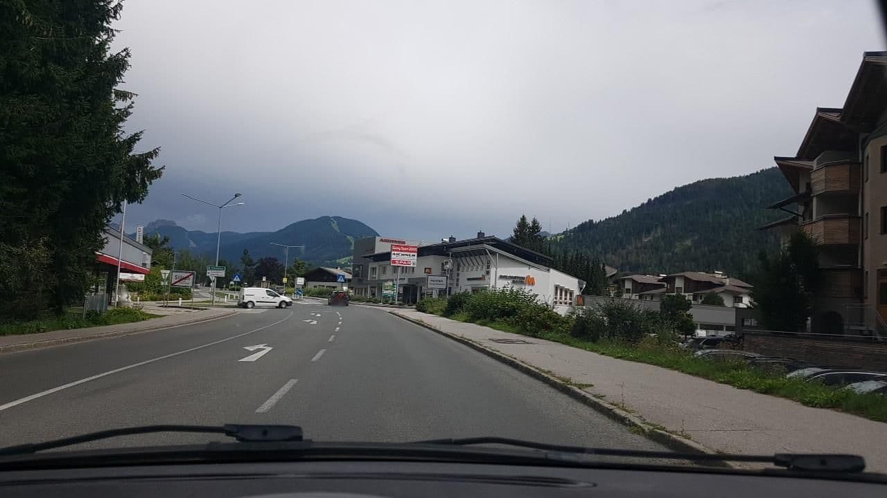 Street view near Hochpustertaler Bergbahnen Nfg., Sillian — © mik007 (CC BY-SA · Mapillary)