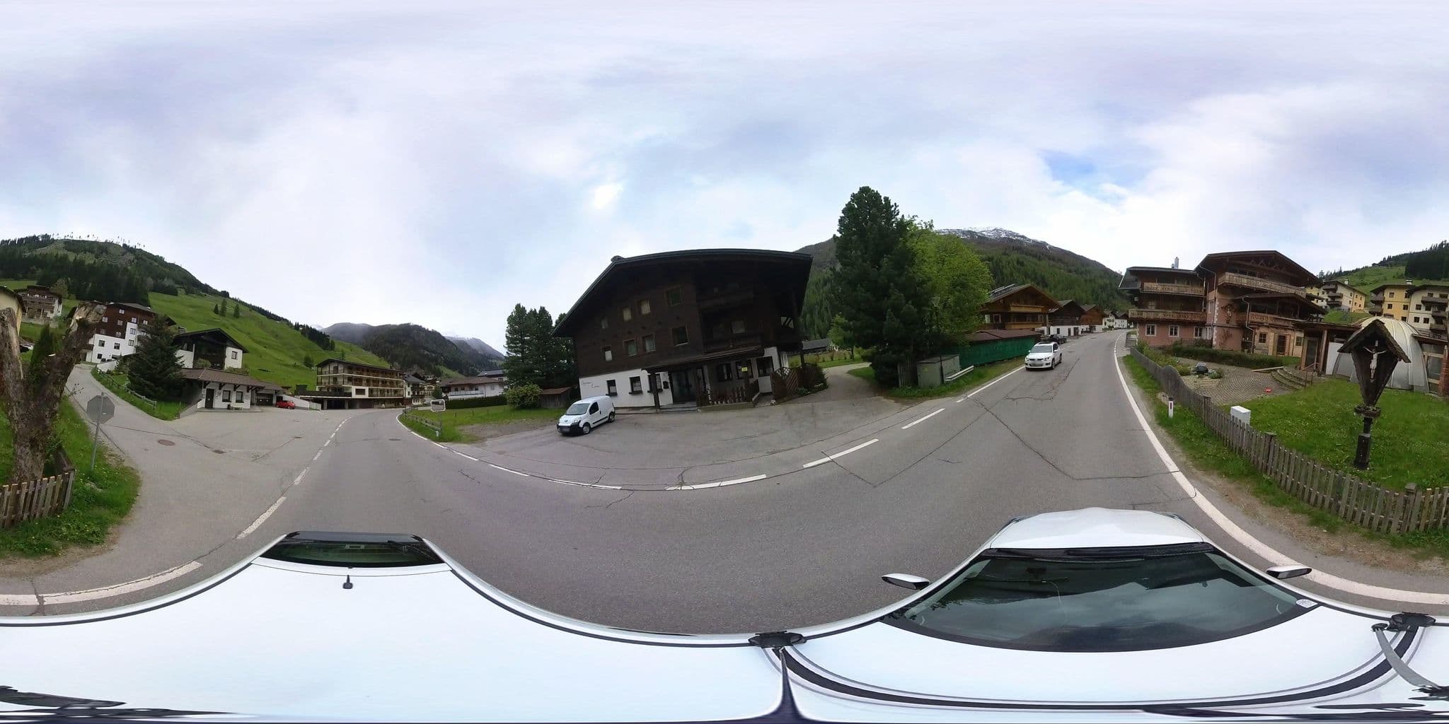 Street view near Leitner, Virgen — © osmplus_org (CC BY-SA · Mapillary)