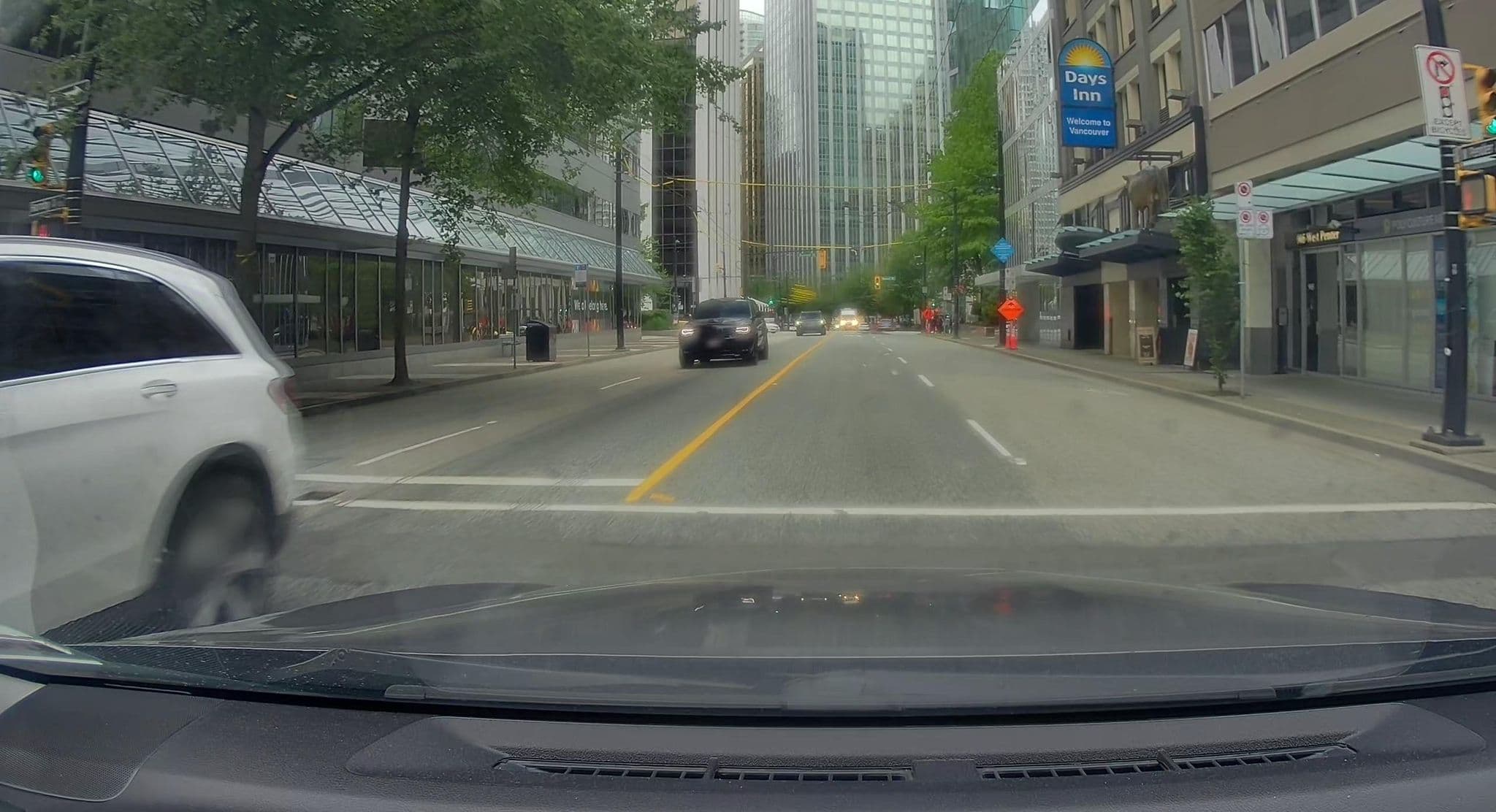 Street view near Days Inn, Gastown — © saiarcot895 (CC BY-SA · Mapillary)