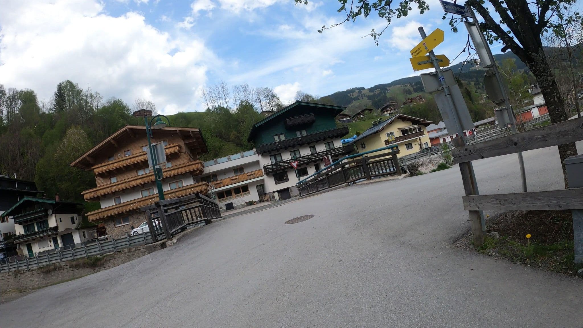 Street view near Antonia Feiersinger, Saalbach — © osmplus_org (CC BY-SA · Mapillary)