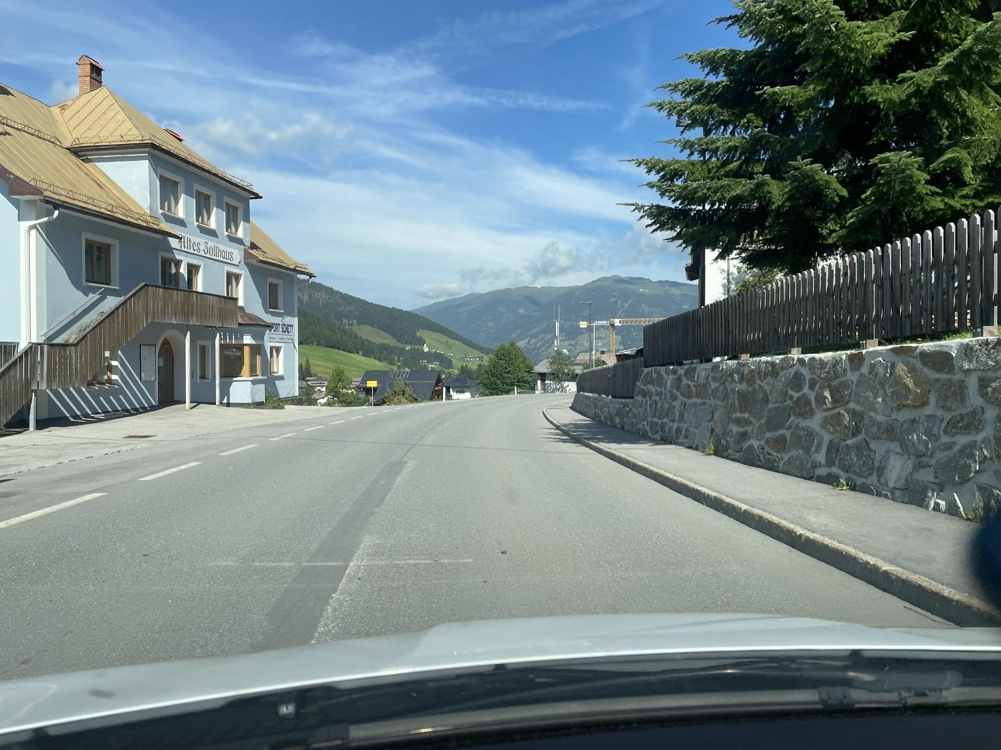 Street view near Haus Egger, Sillian — © chicc0 (CC BY-SA · Mapillary)