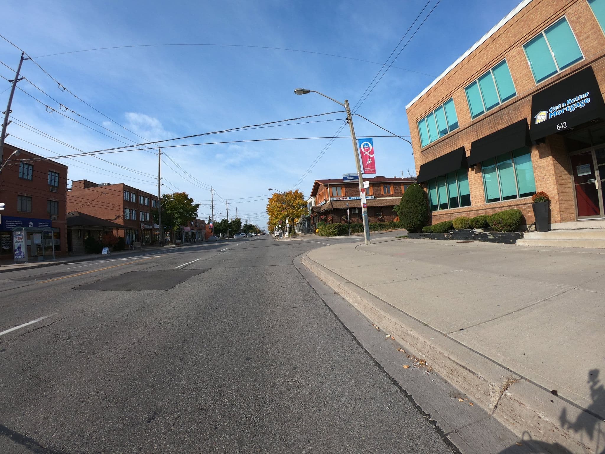 Street view near Queensway Motel, Stonegate-Queensway — © bootprint (CC BY-SA · Mapillary)