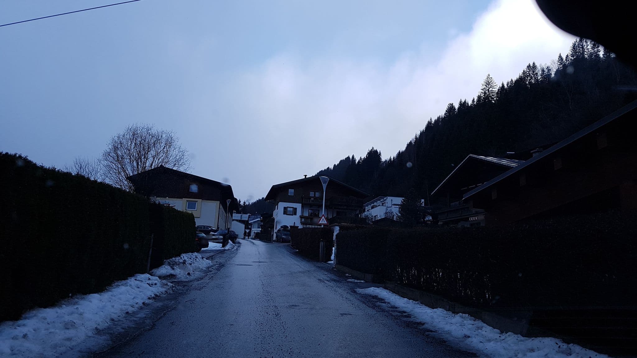 Street view near Residenz Sonnenfeld, Neukirchen am Großvenediger — © dsmm (CC BY-SA · Mapillary)