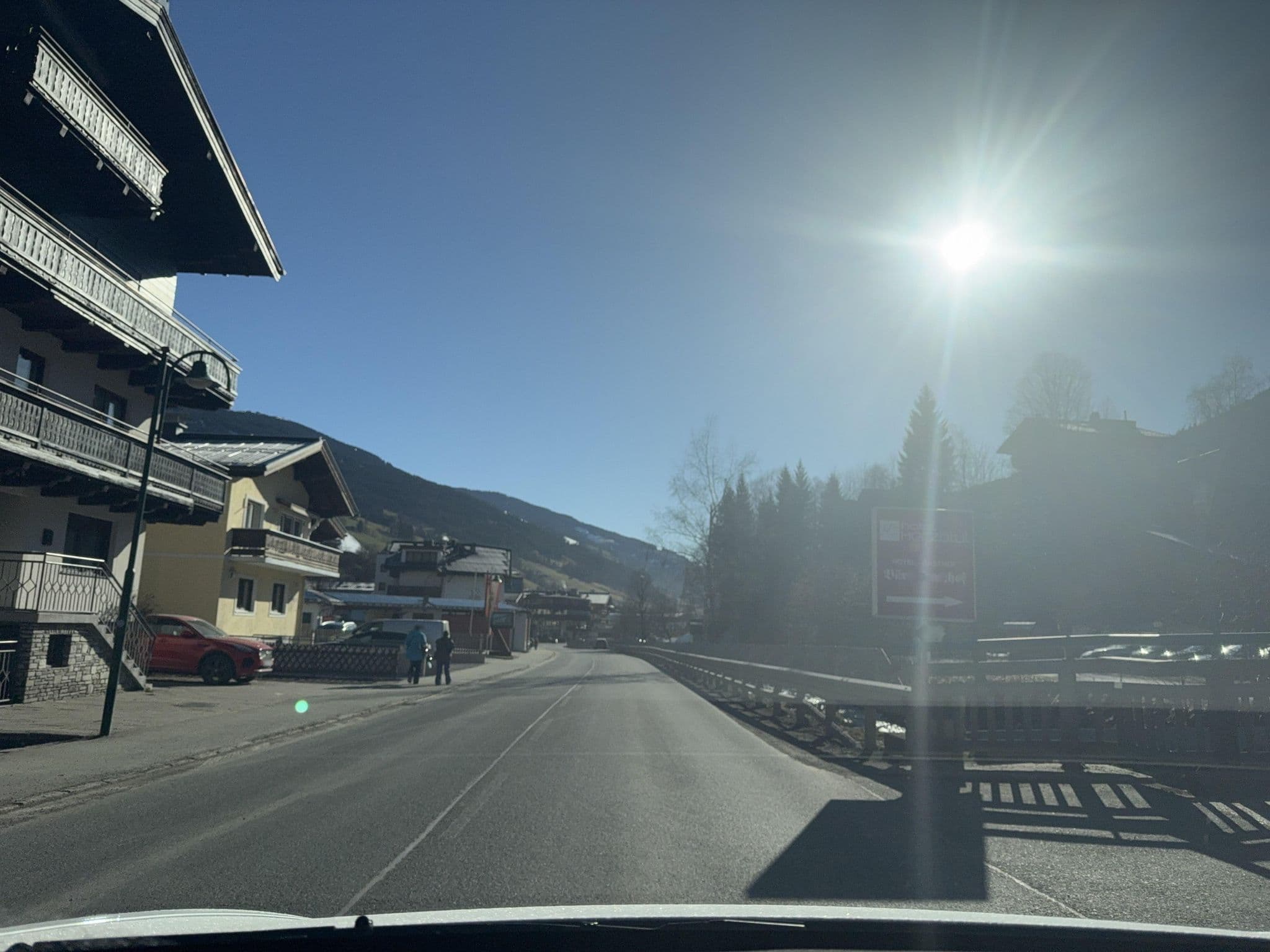 Street view near Ski Miquelon Chalet-Hotel Christina, Saalbach — © ottor (CC BY-SA · Mapillary)